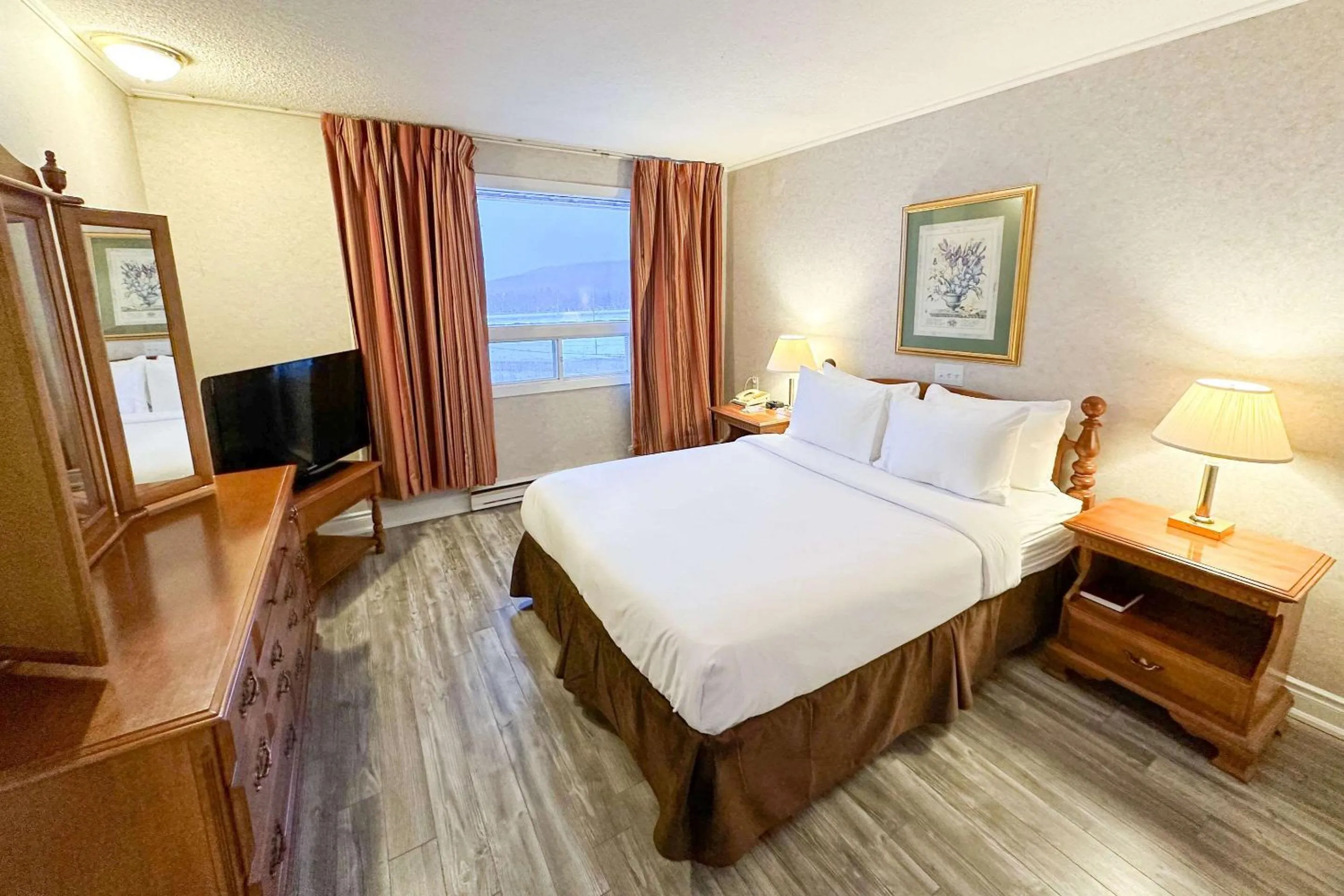 Bedroom in Canadas Best Value Inn & Suites Woodstock