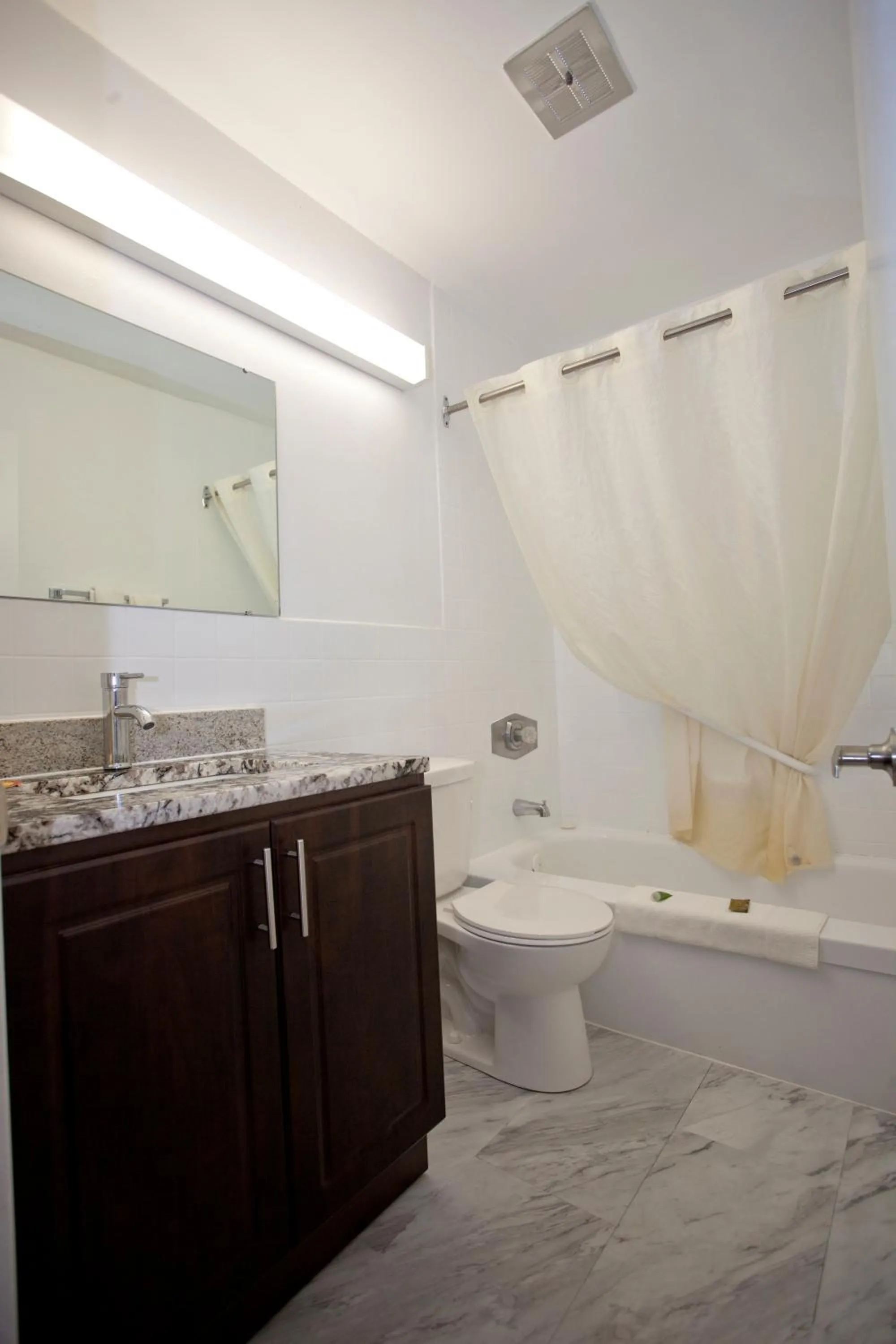 Bathroom in Canadas Best Value Inn & Suites Woodstock