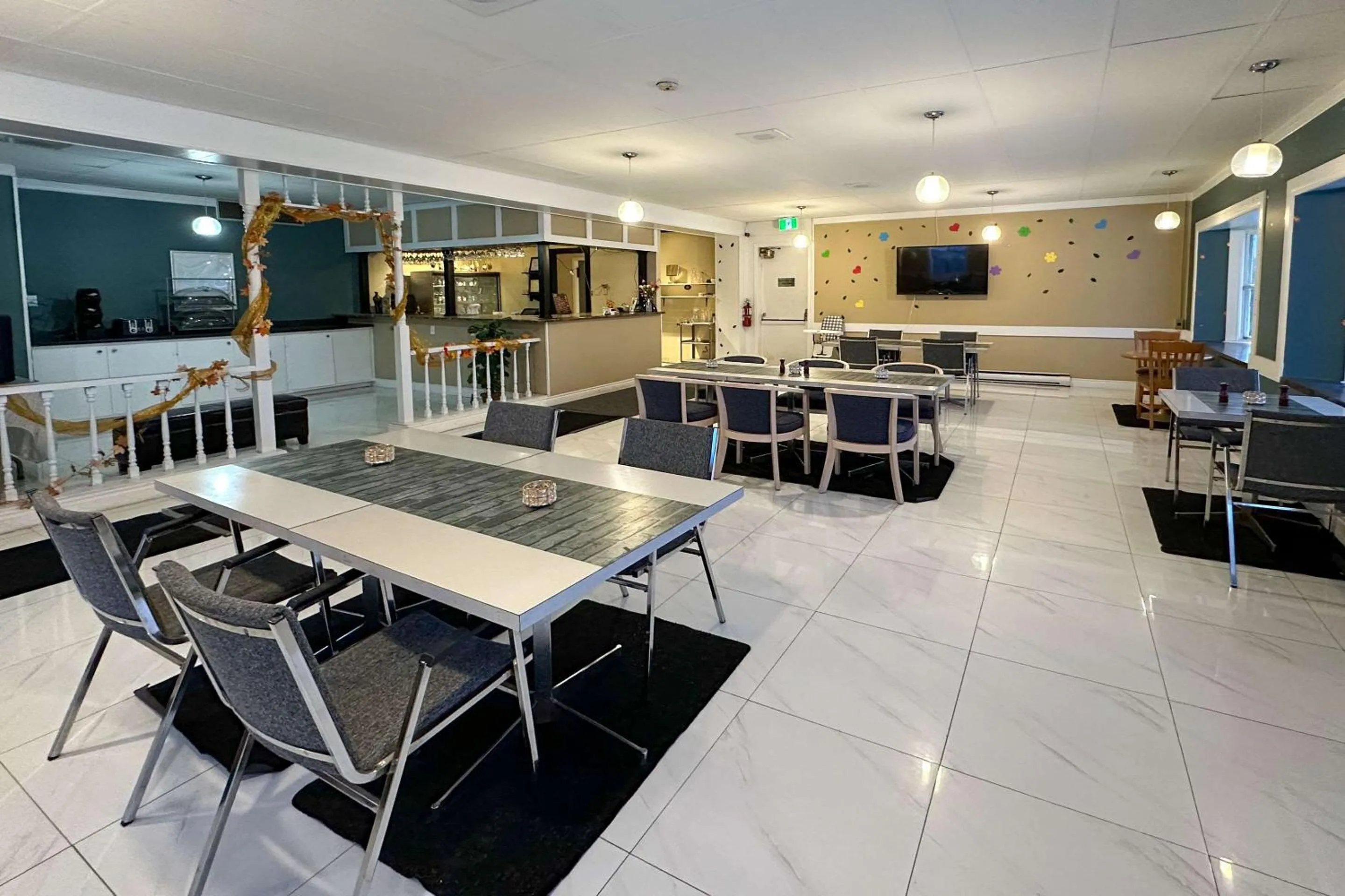 Restaurant/Places to Eat in Canadas Best Value Inn & Suites Woodstock