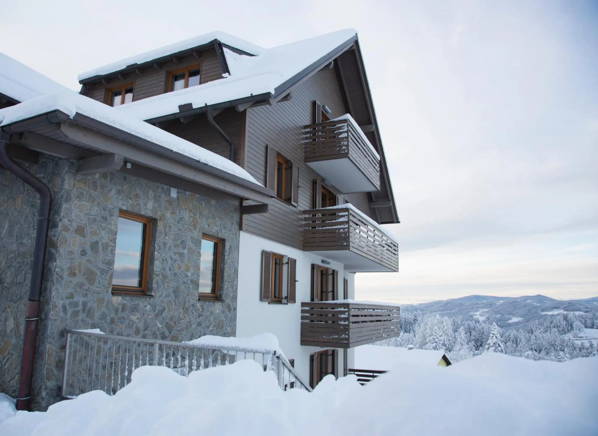Property building in Lake Peak Apartments, Ribniško Pohorje