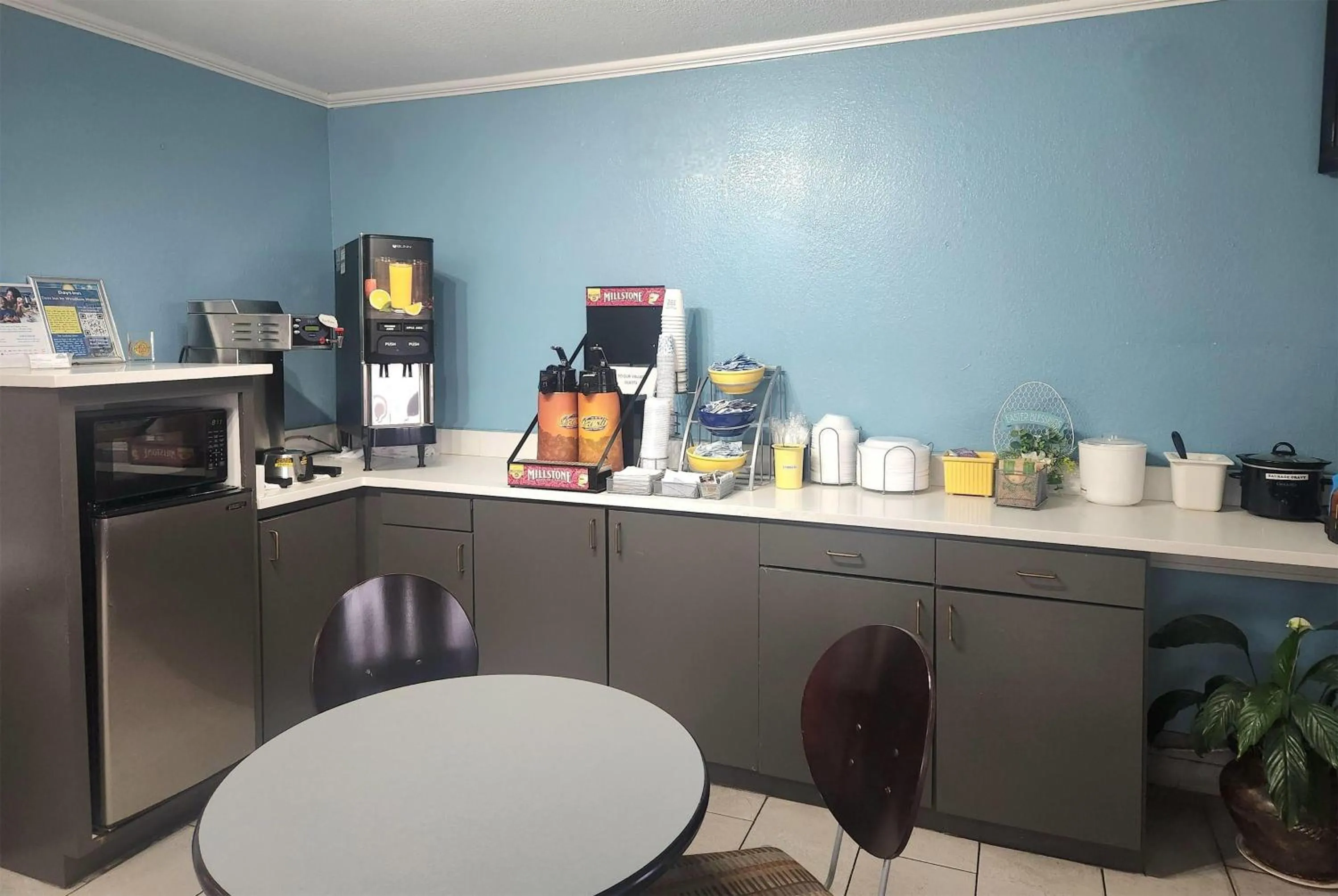 Restaurant/places to eat in Days Inn by Wyndham Monroe, Louisiana