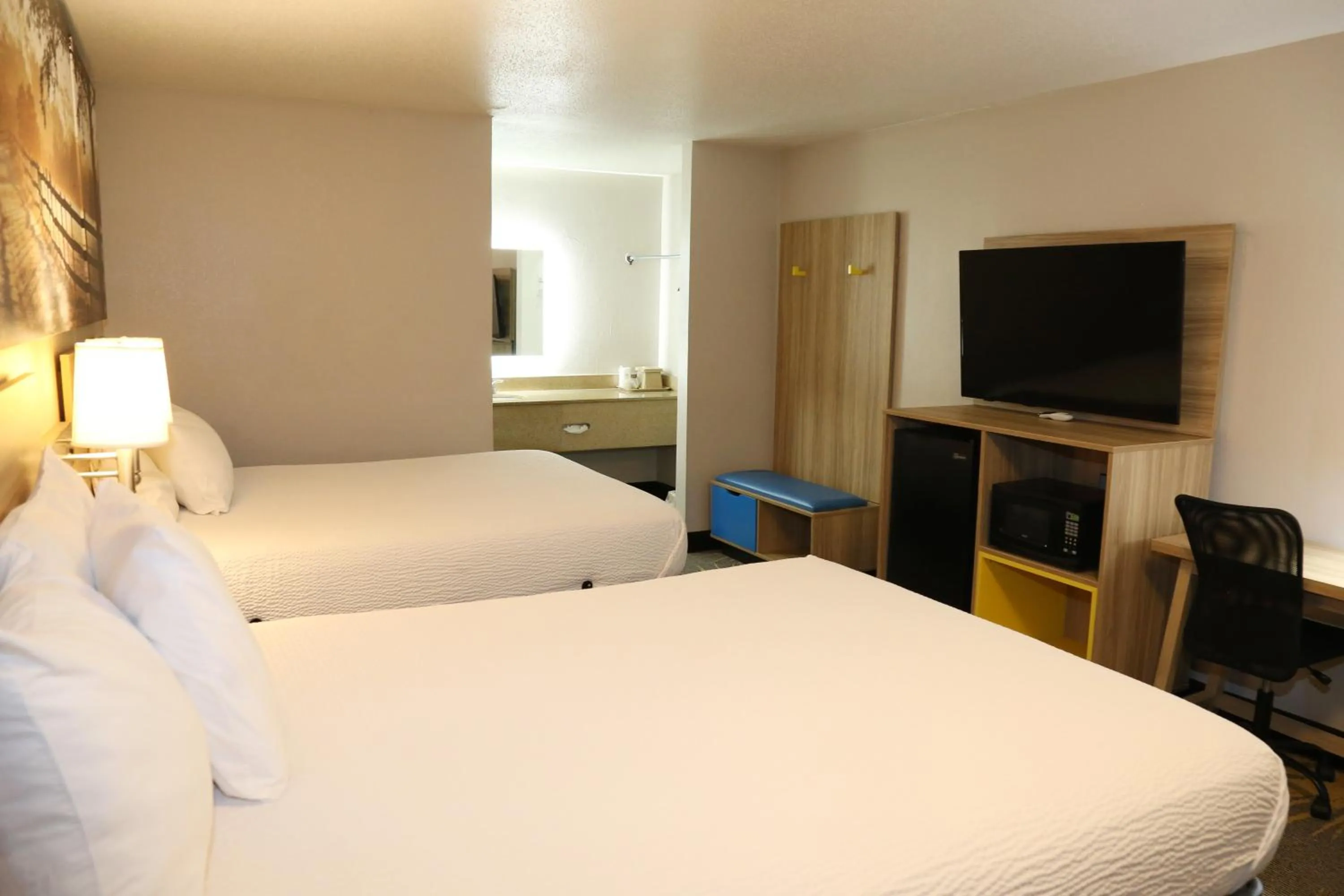 Bed in Days Inn by Wyndham Monroe, Louisiana