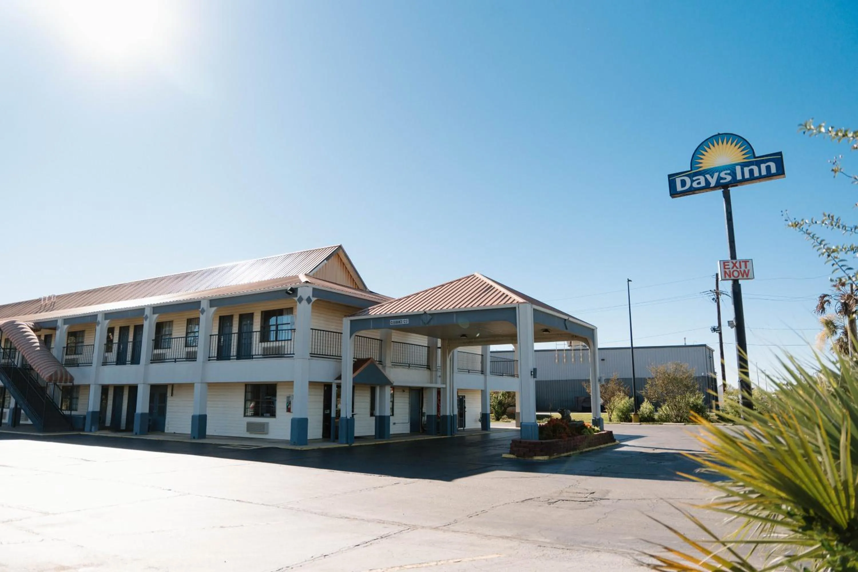 Property building in Days Inn by Wyndham Monroe, Louisiana