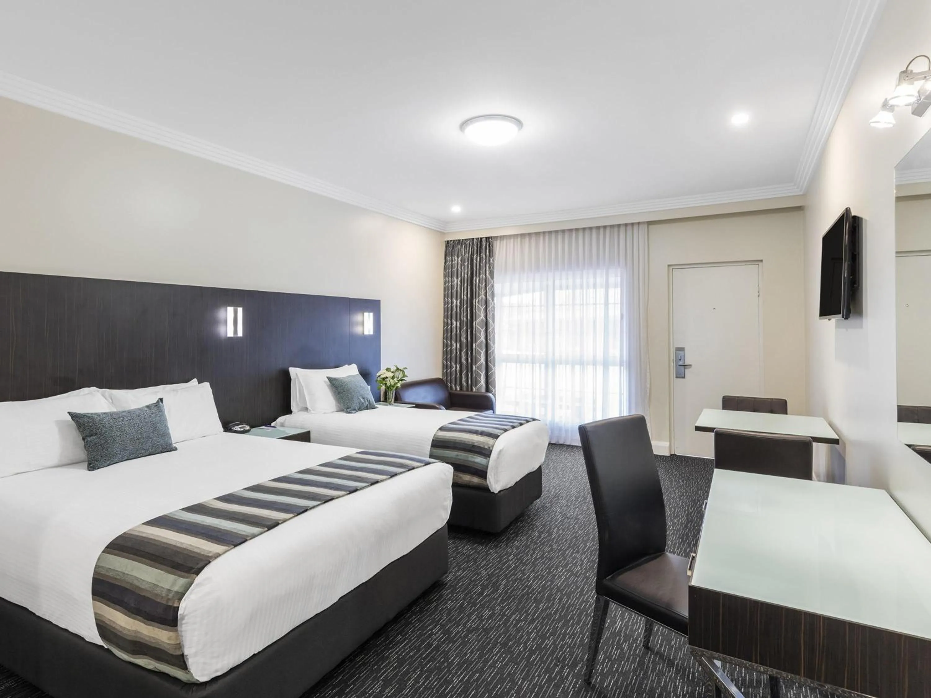 Bedroom, Bed in Mercure Goulburn
