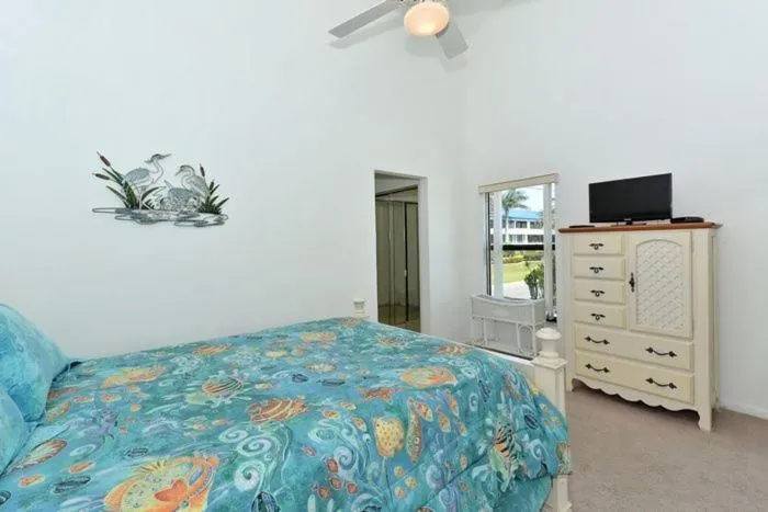 Bed in Bay Winds113 Home