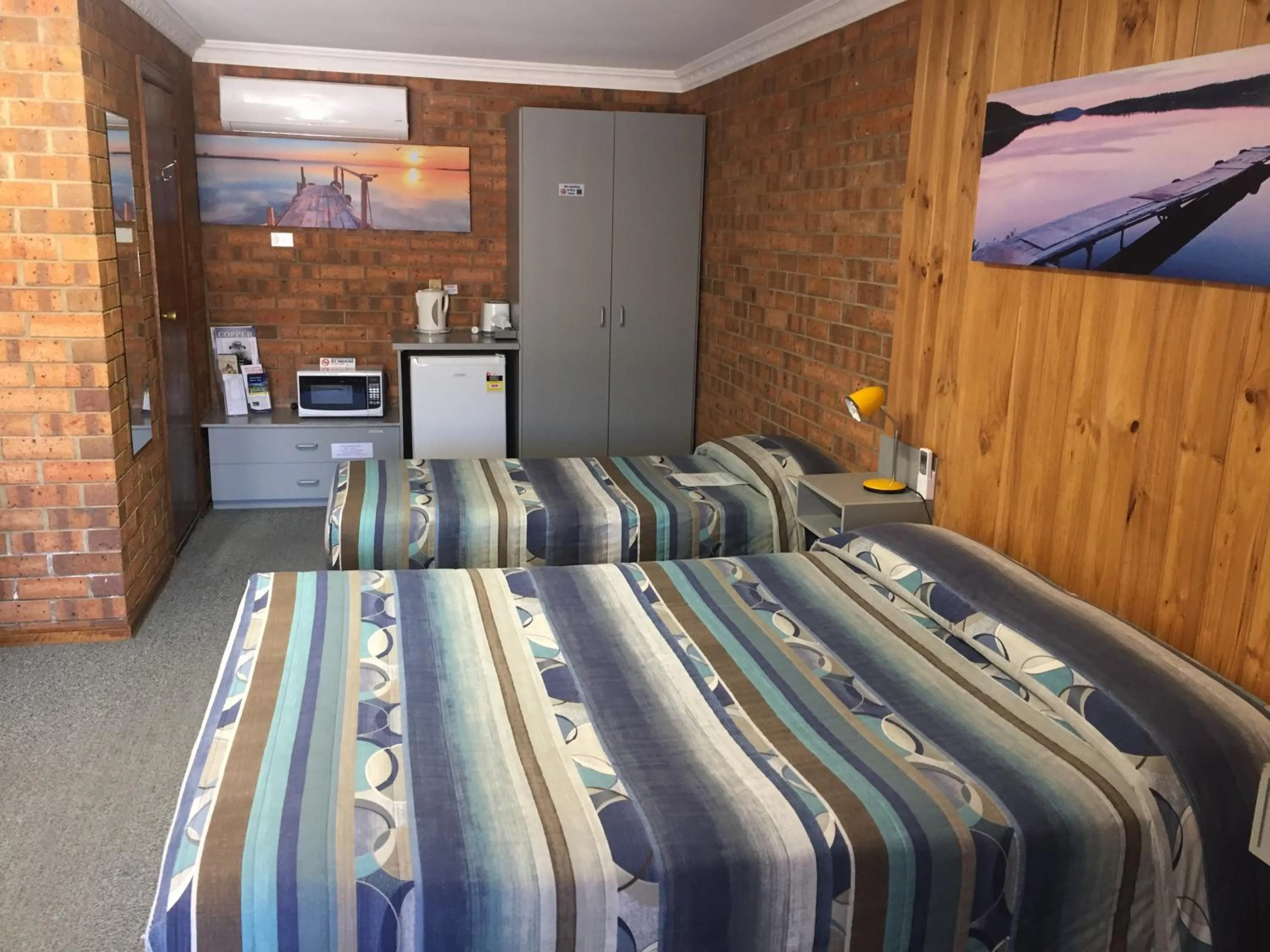 Bed in Kadina Gateway Motor Inn