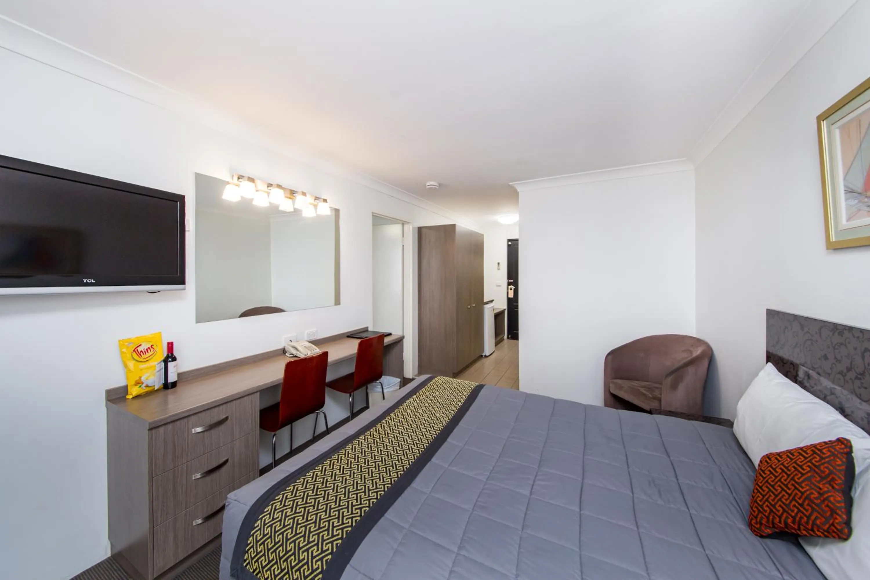 Bed in Burke & Wills Motor Inn