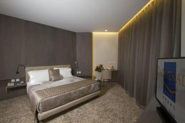 Bed in Promenade Hotel