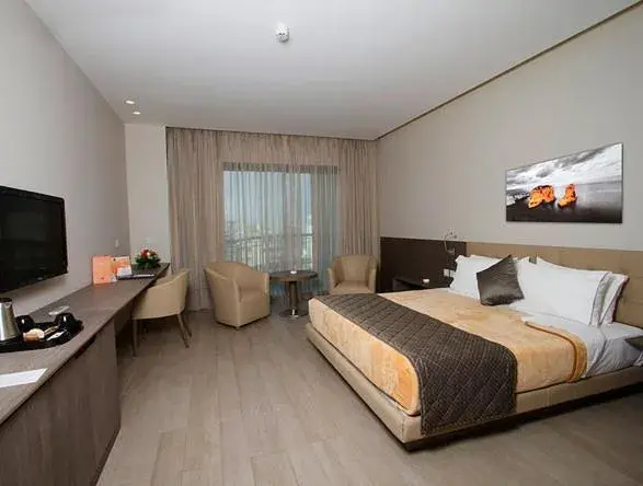 Deluxe Double or Twin Room with City View - single occupancy in Promenade Hotel Deluxe Double or Twin Room with City View - single occupancy in Promenade Hotel