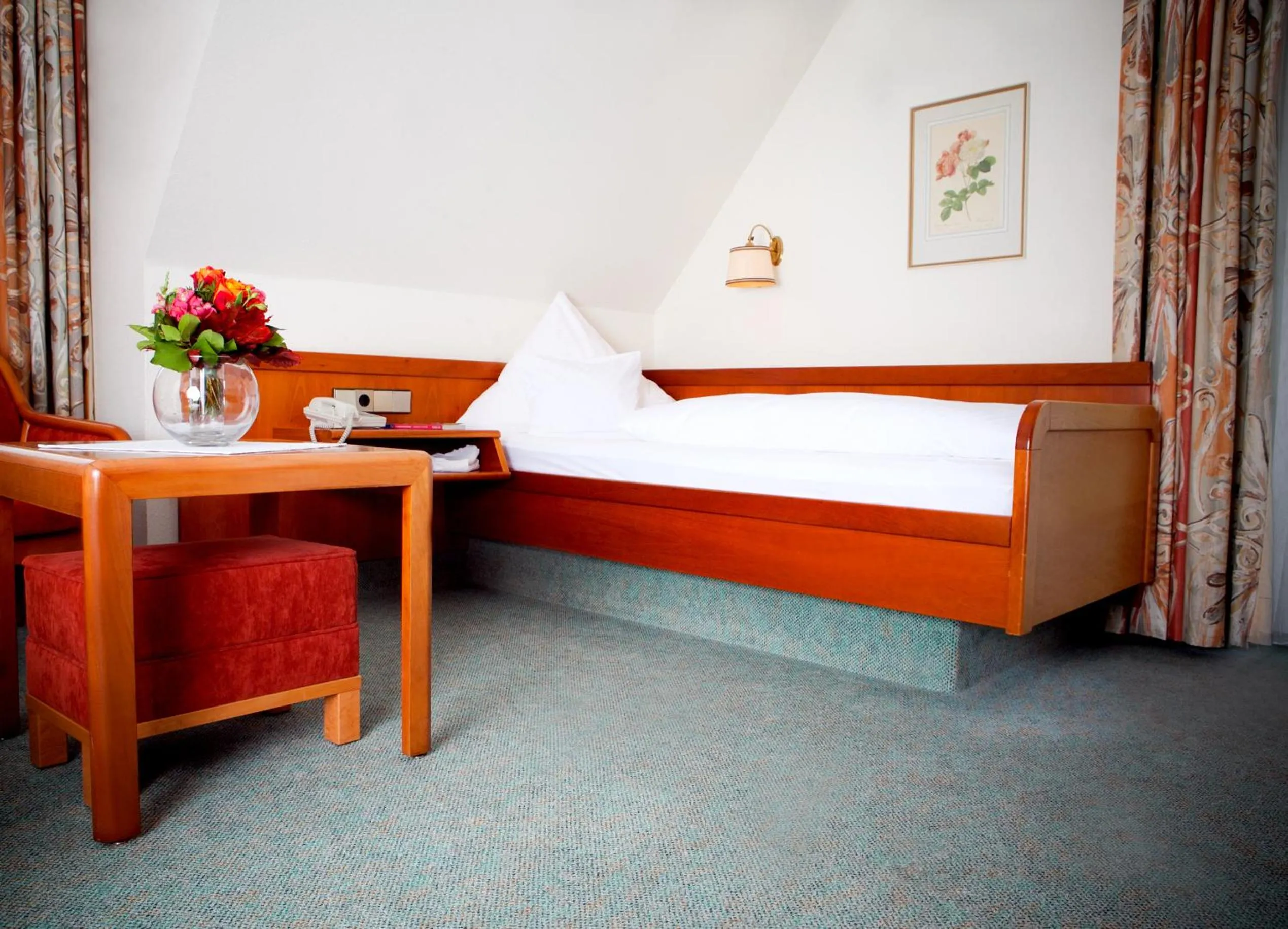 Photo of the whole room, Bed in Kurhotel Roswitha