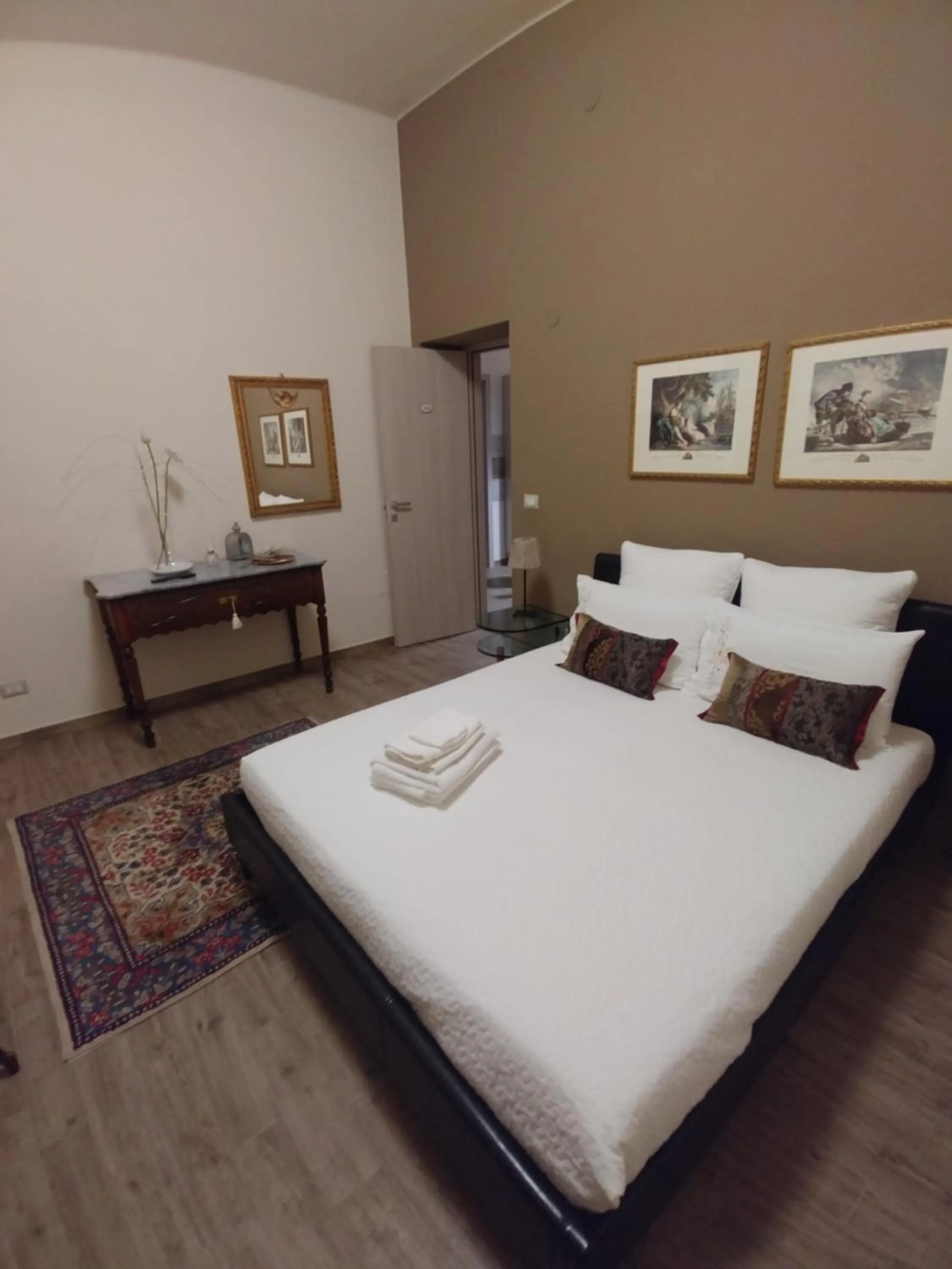 Property building, Bed in Diadumeno Superior Apartment