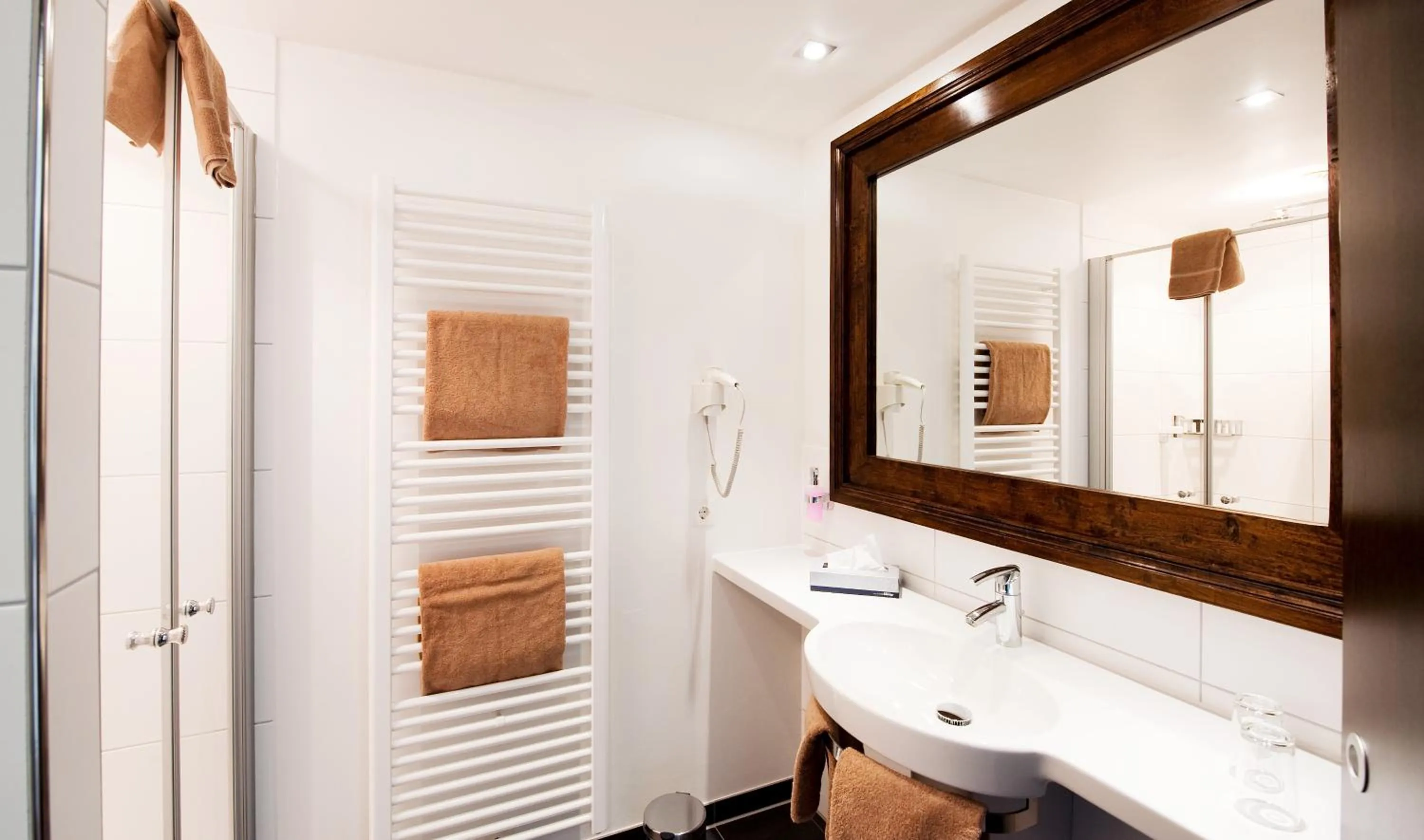 Bathroom in Riverside Hotel