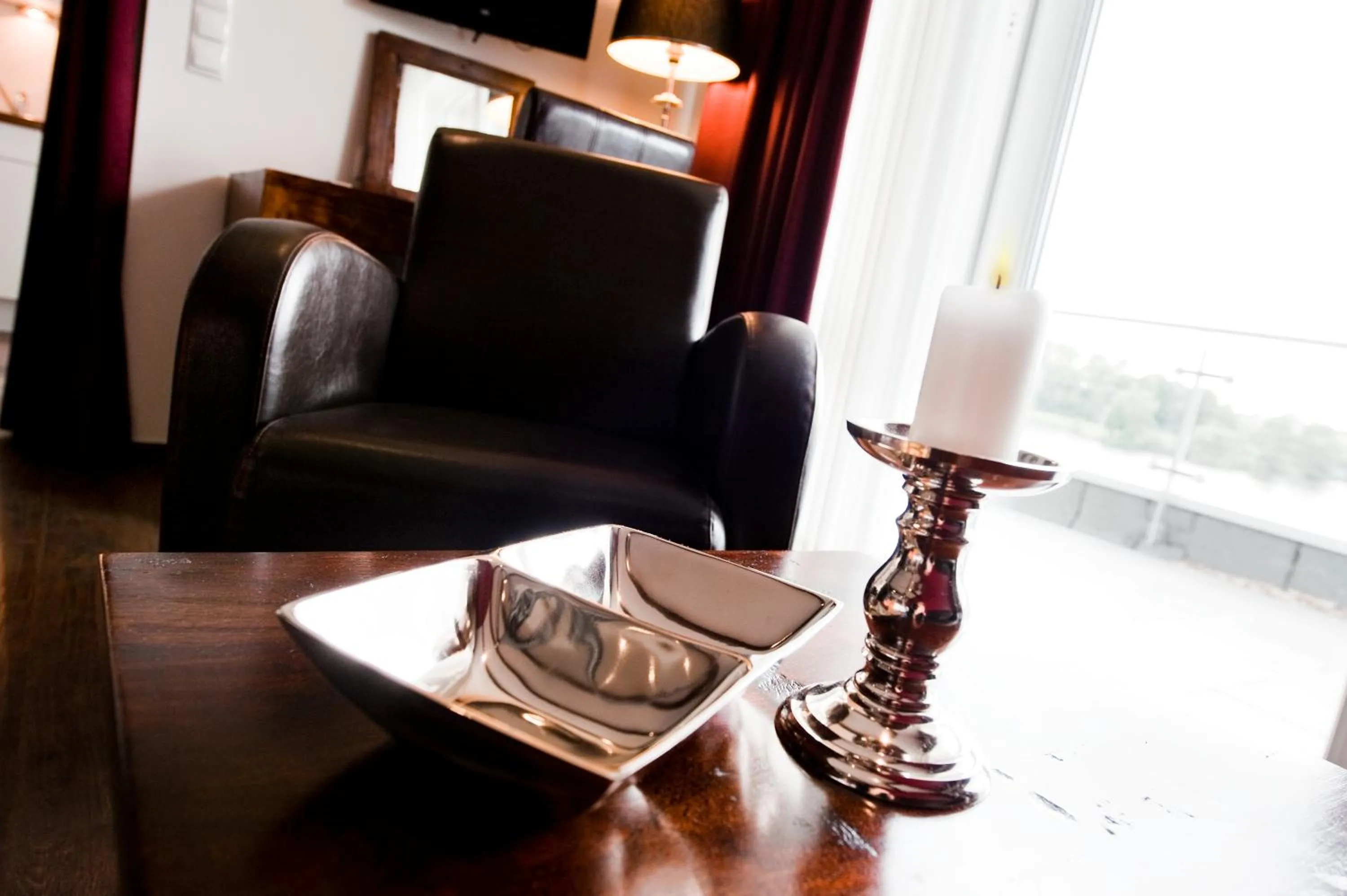 Seating area in Riverside Hotel