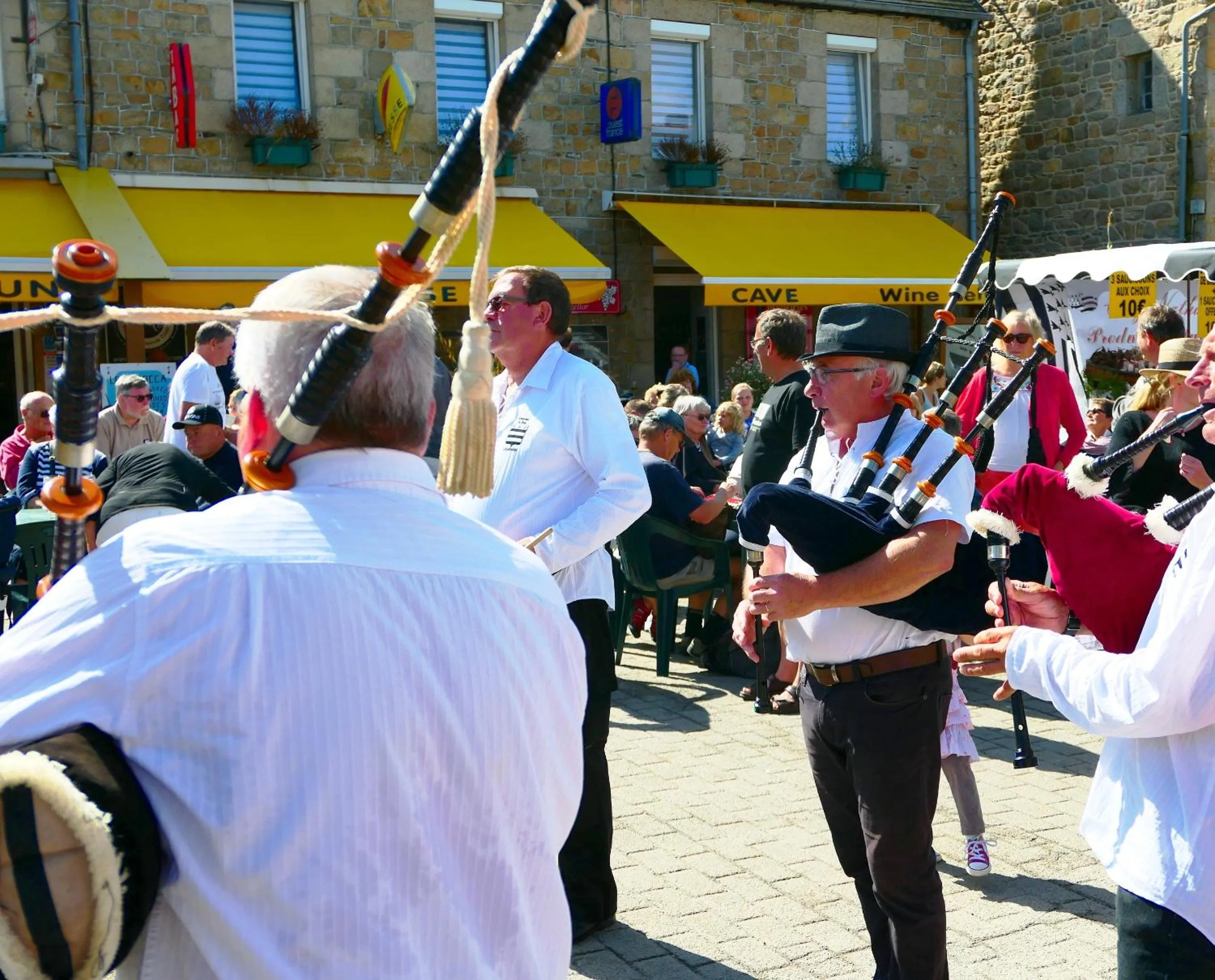 Activities in Ailes et Iles