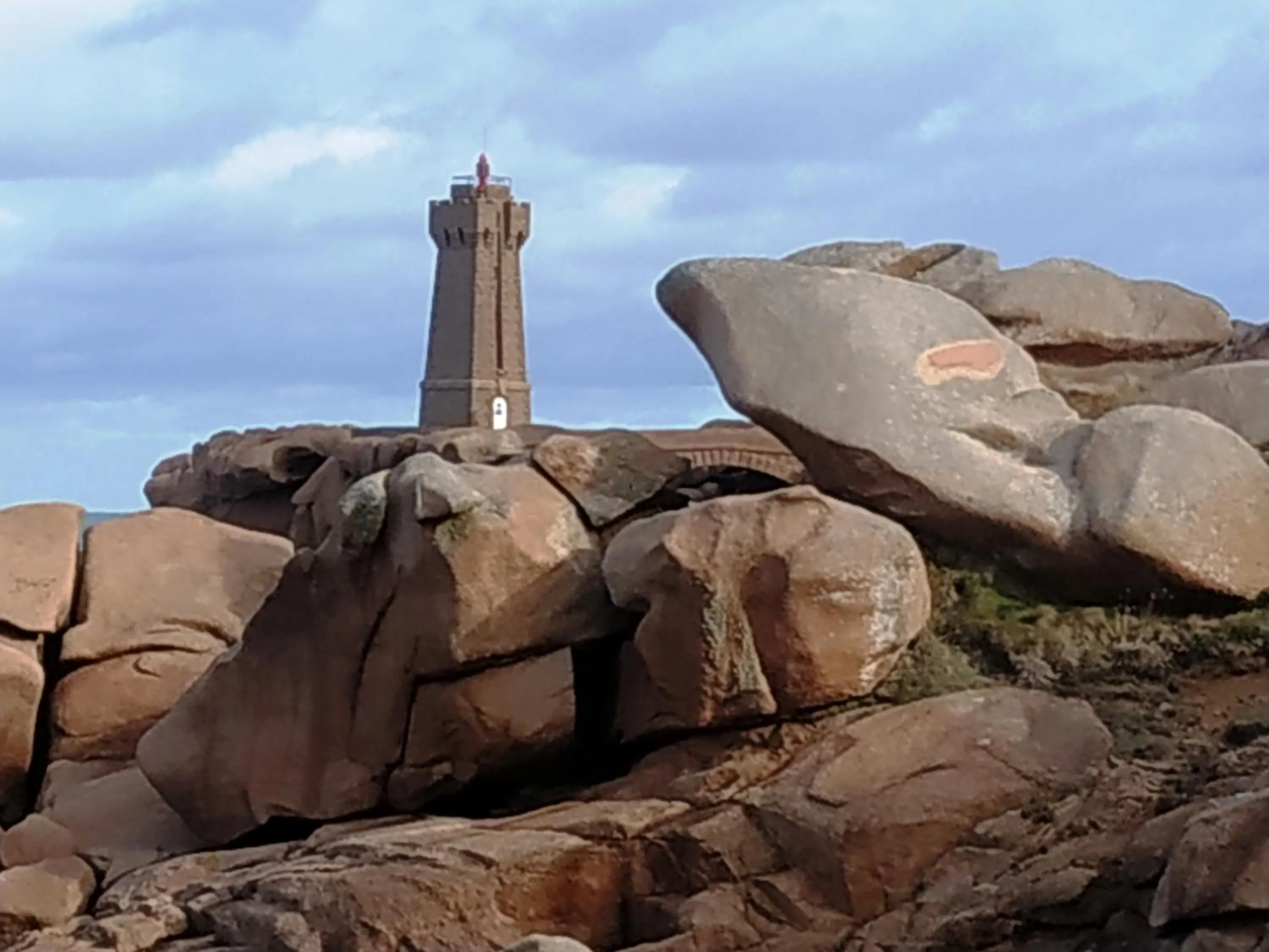 Nearby landmark in Ailes et Iles