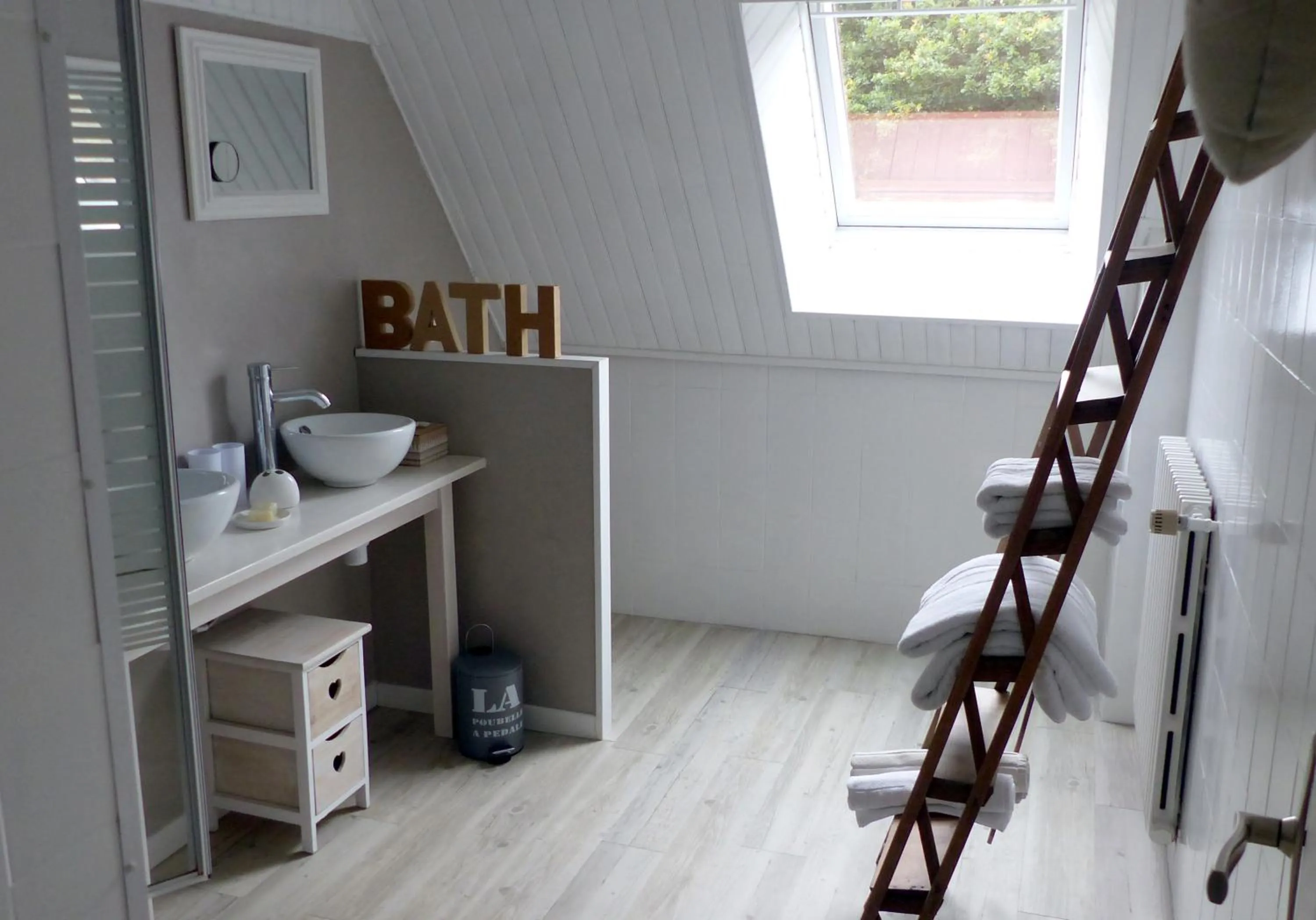 Bathroom in Ailes et Iles