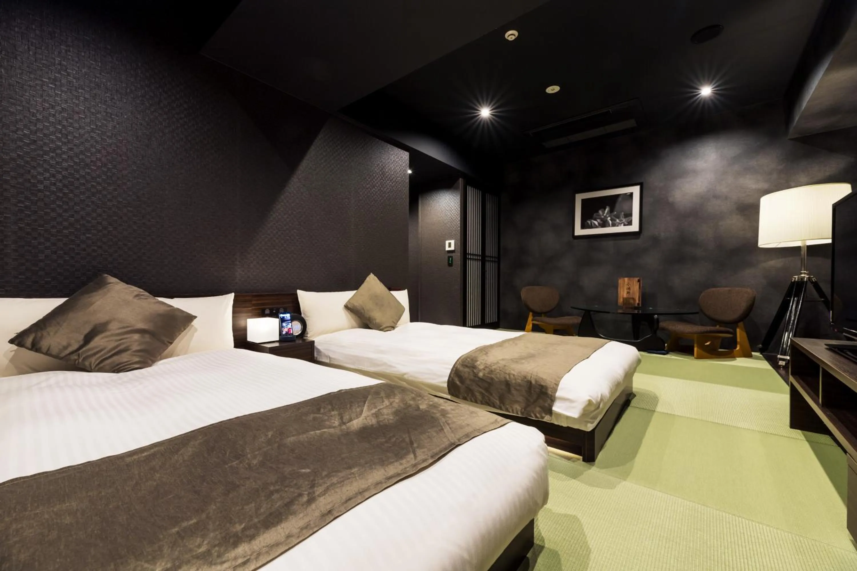 Bed in PROSTYLE Ryokan Yokohama Bashamichi