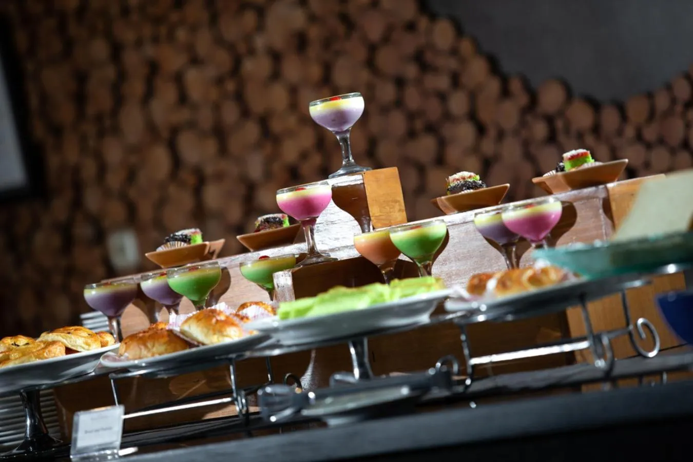 Restaurant/places to eat in Palace Hotel