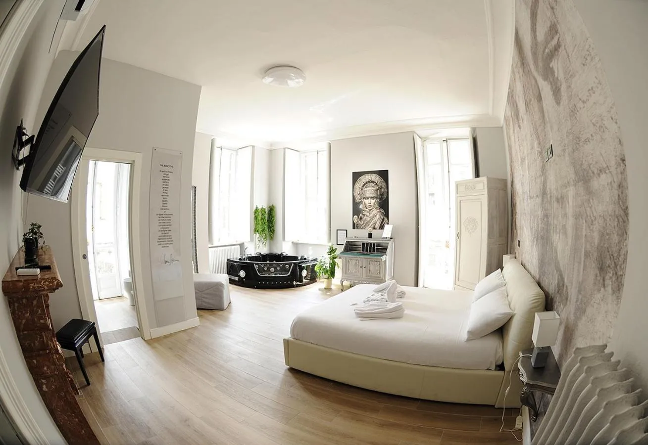 Deluxe Suite with Spa Bath in Apartments Chic Torino Centro porta nuova