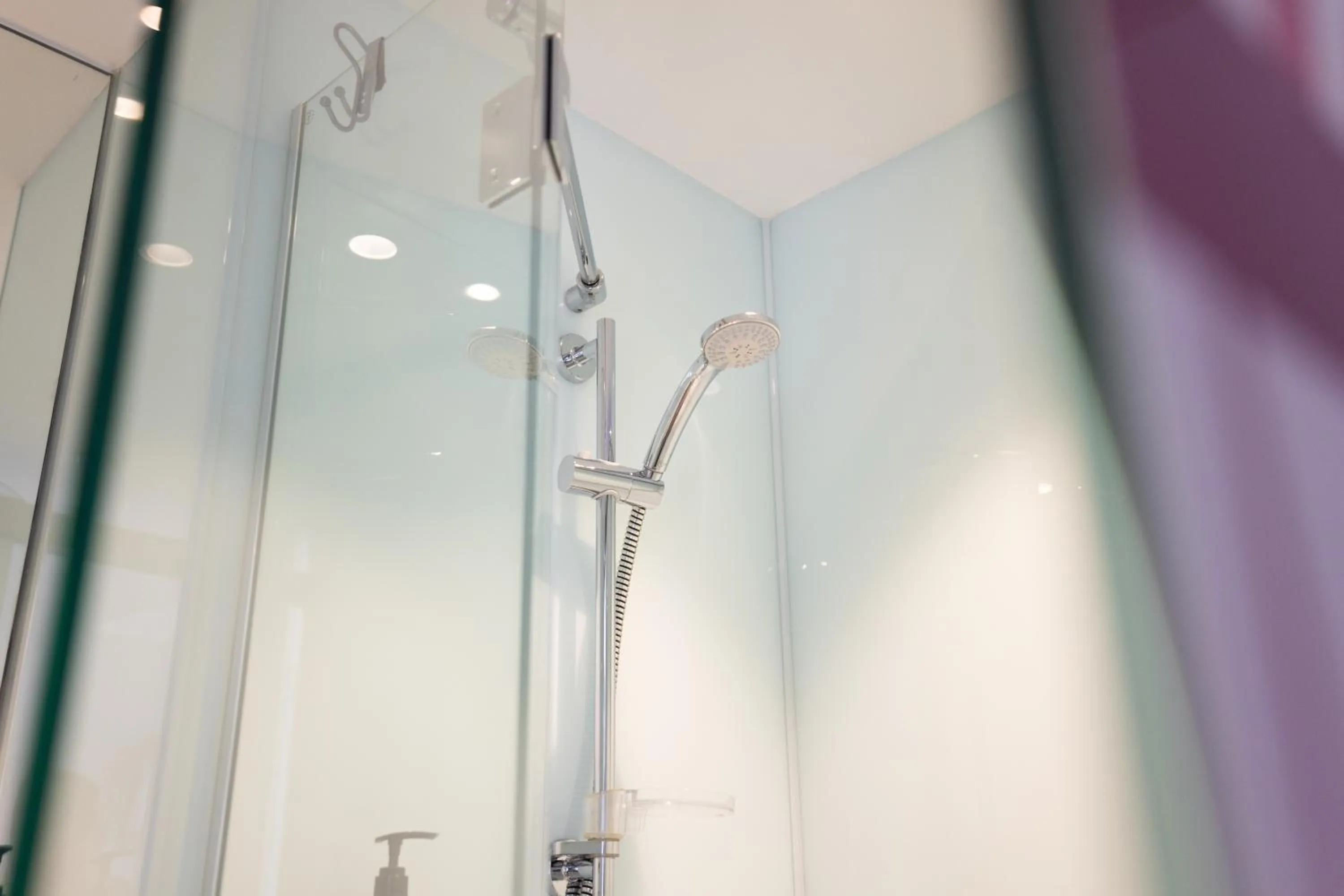 Shower in easyHotel Belfast