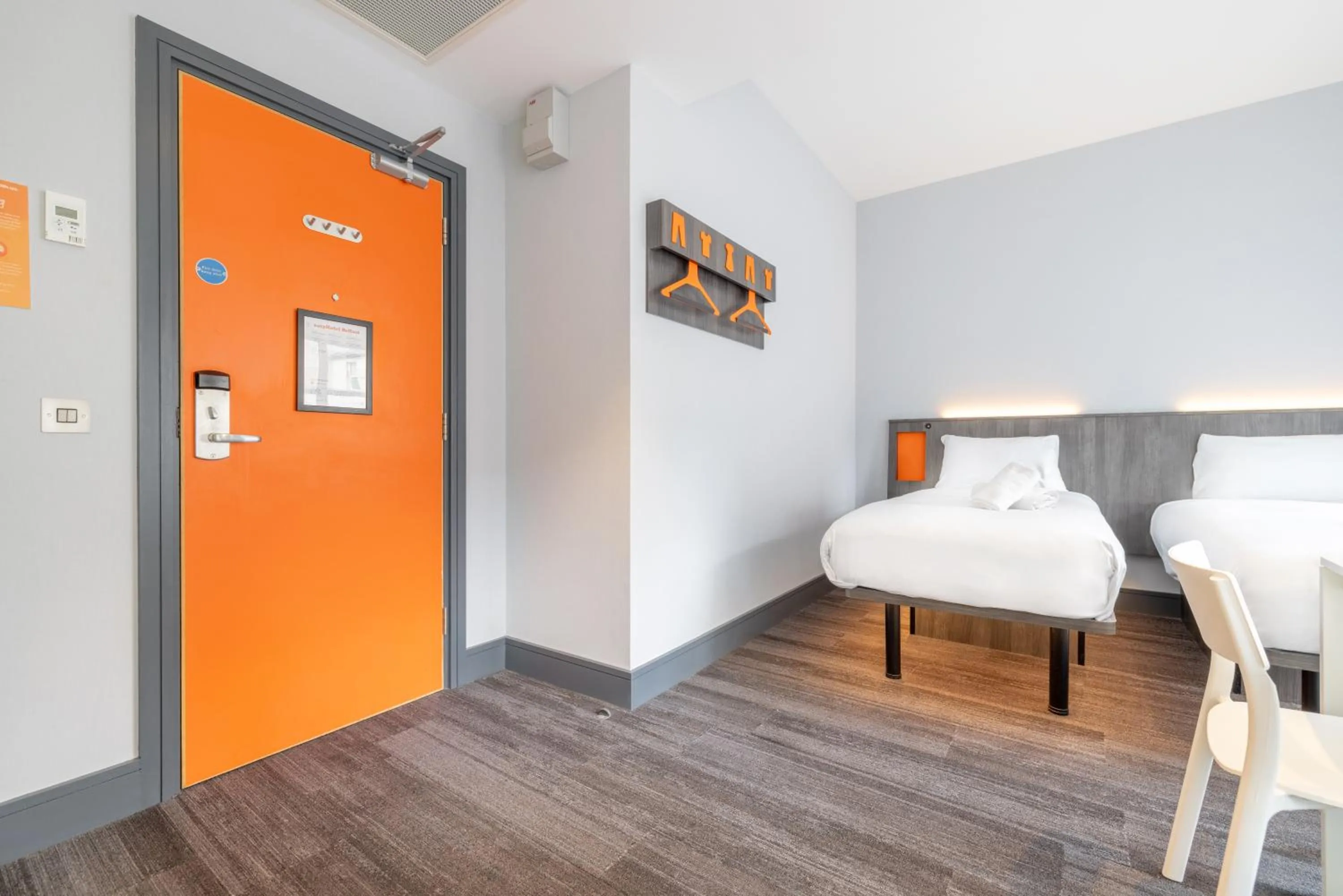 Bedroom, Bed in easyHotel Belfast