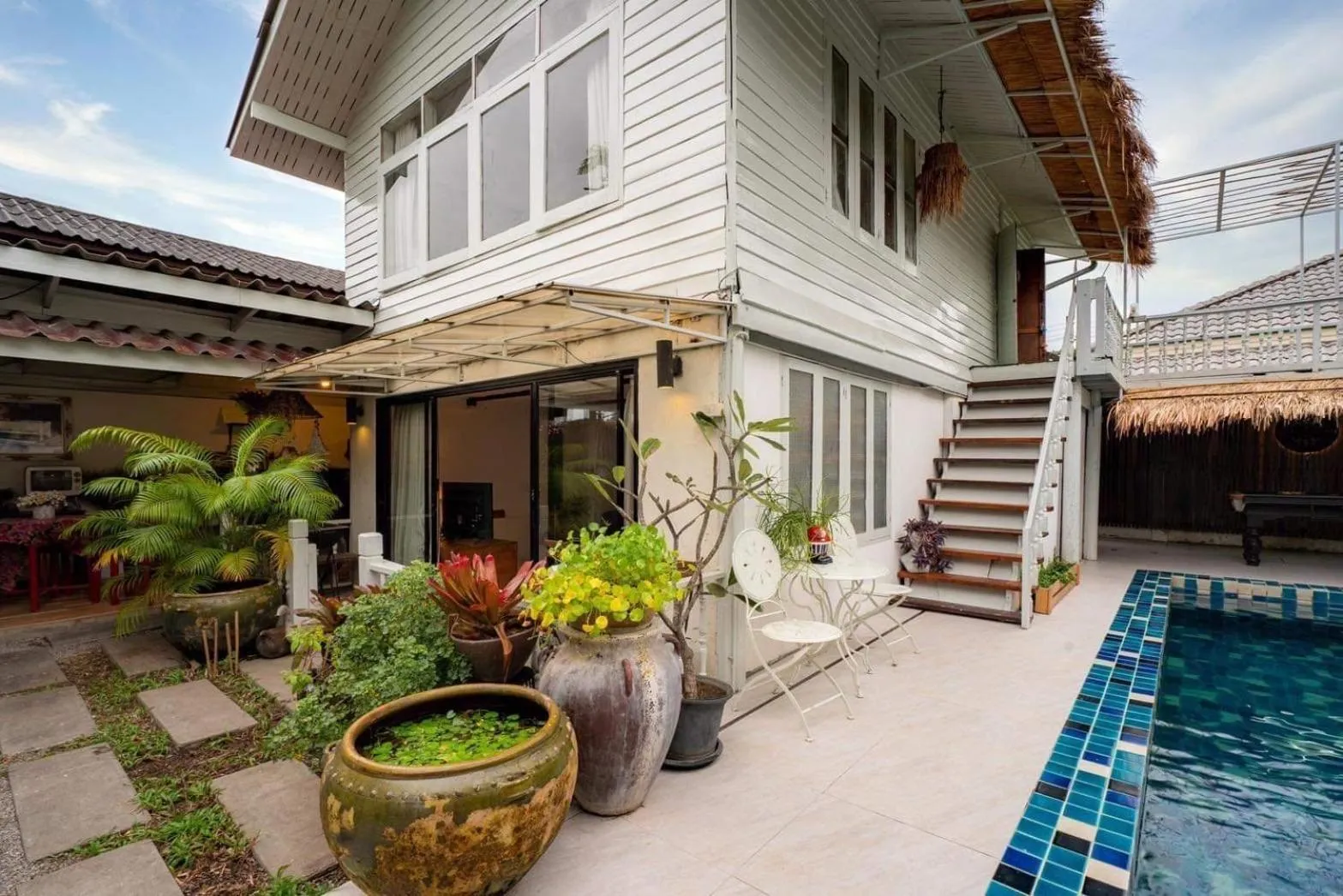 Secret garden pool villa