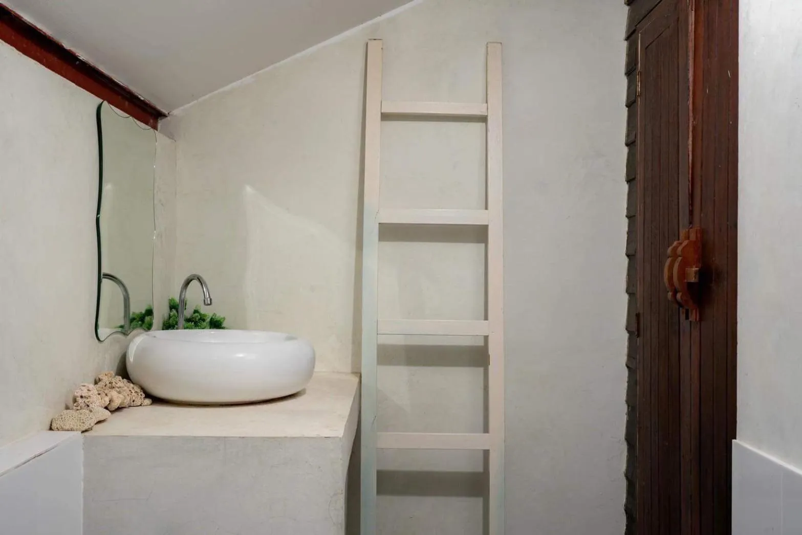 Secret garden pool villa