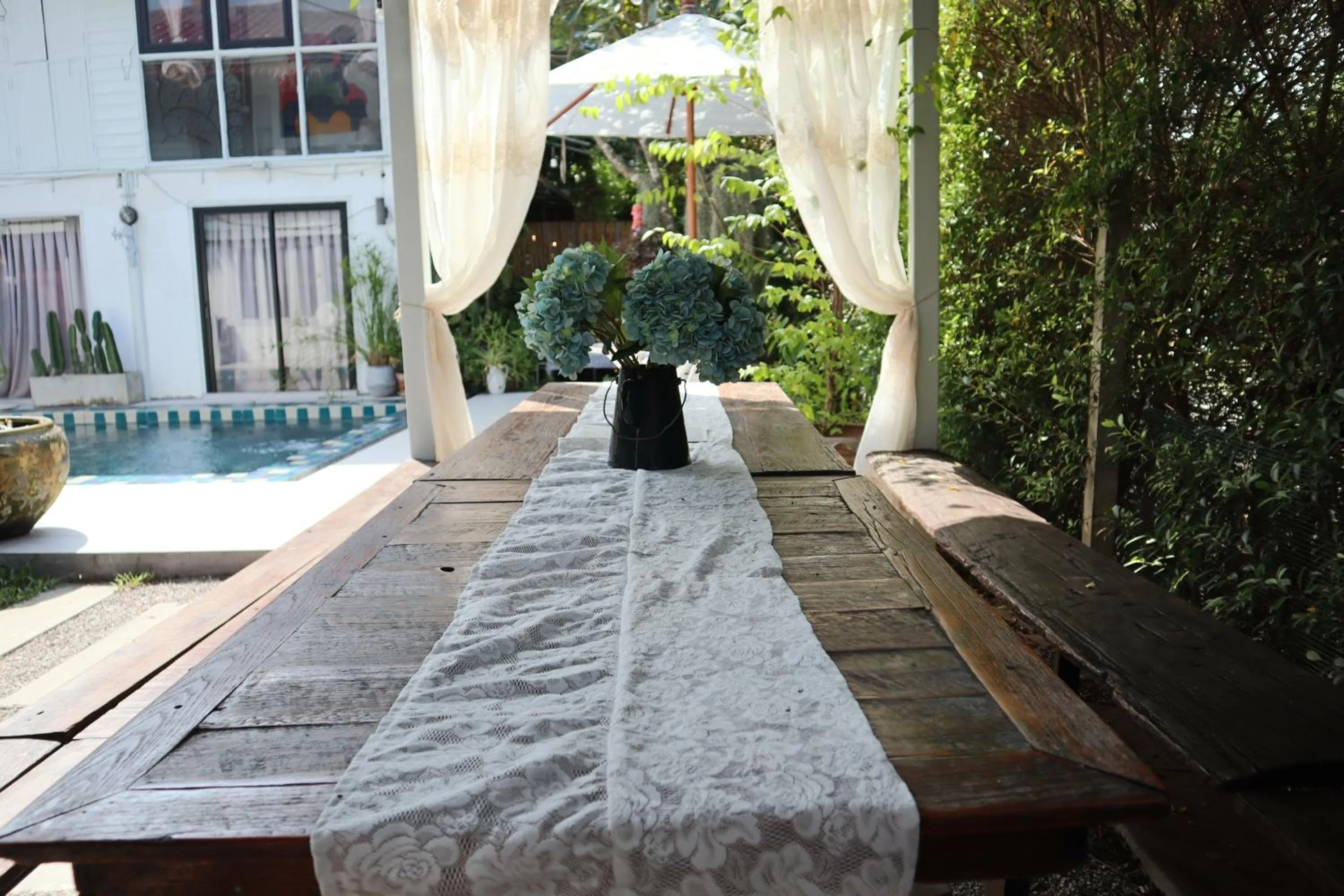 Secret garden pool villa