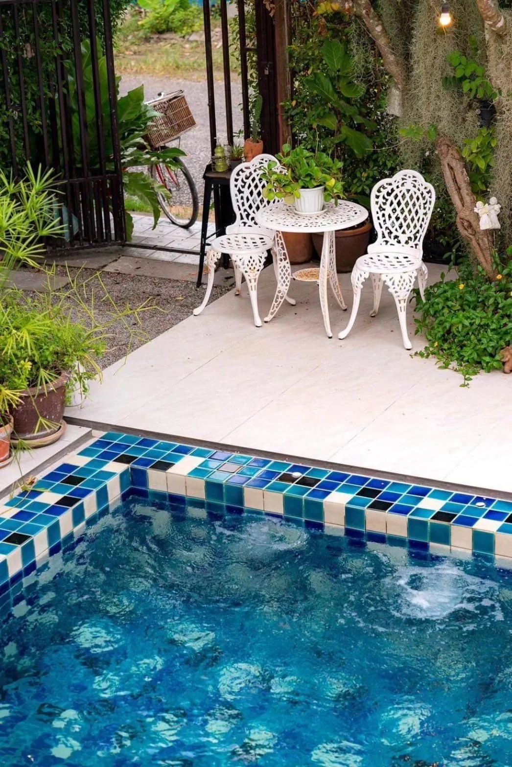 Secret garden pool villa