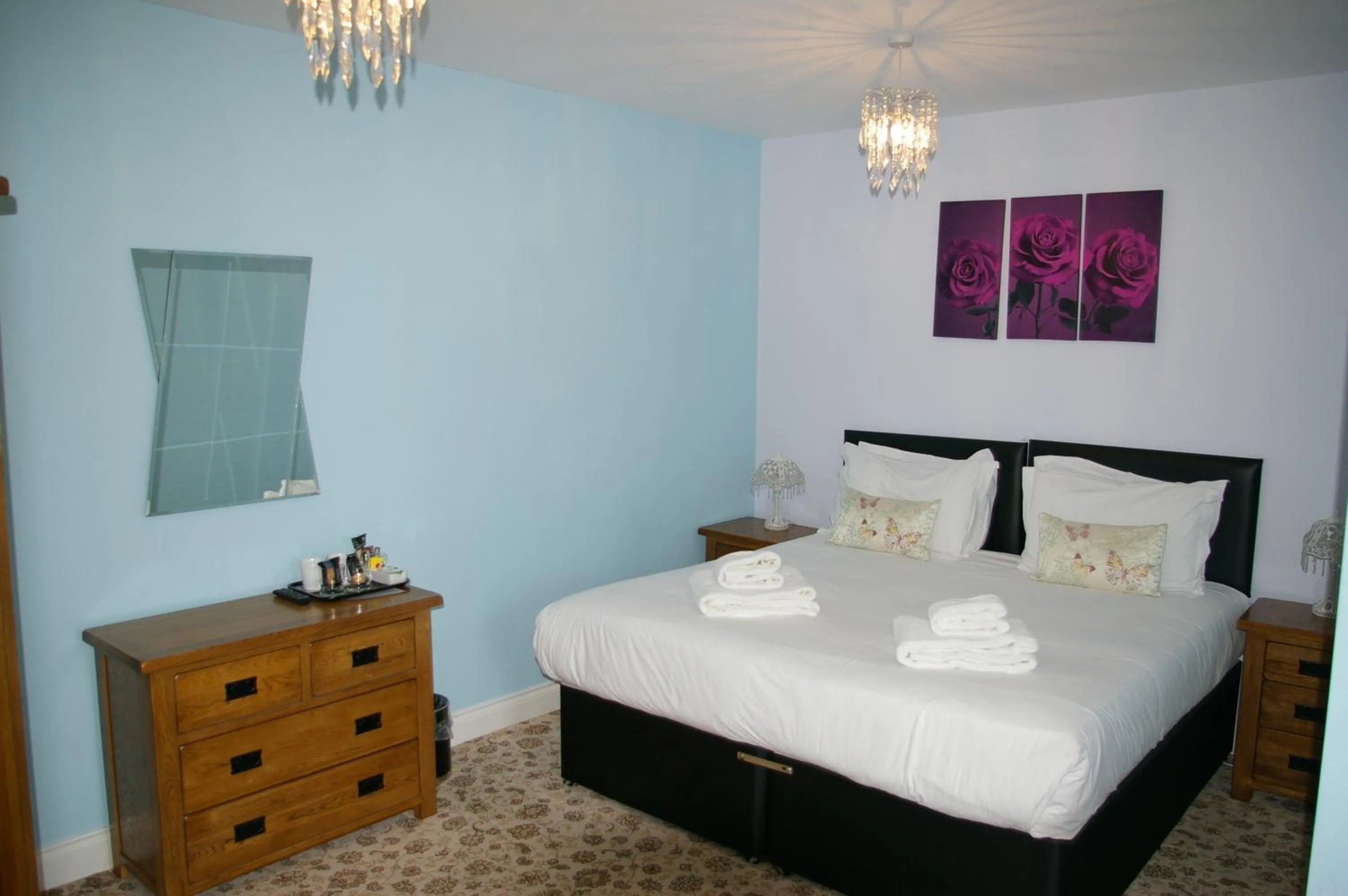 Bedroom, Bed in The Black Dog Inn