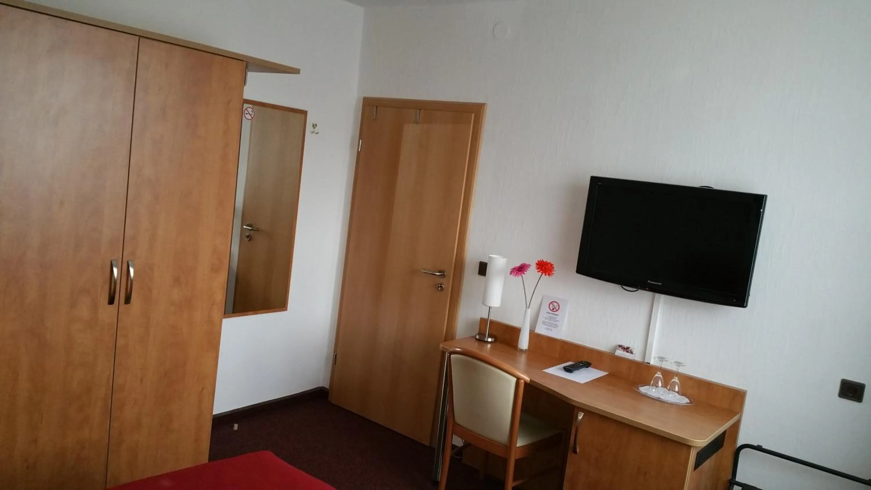 TV and multimedia in City Hotel Journal