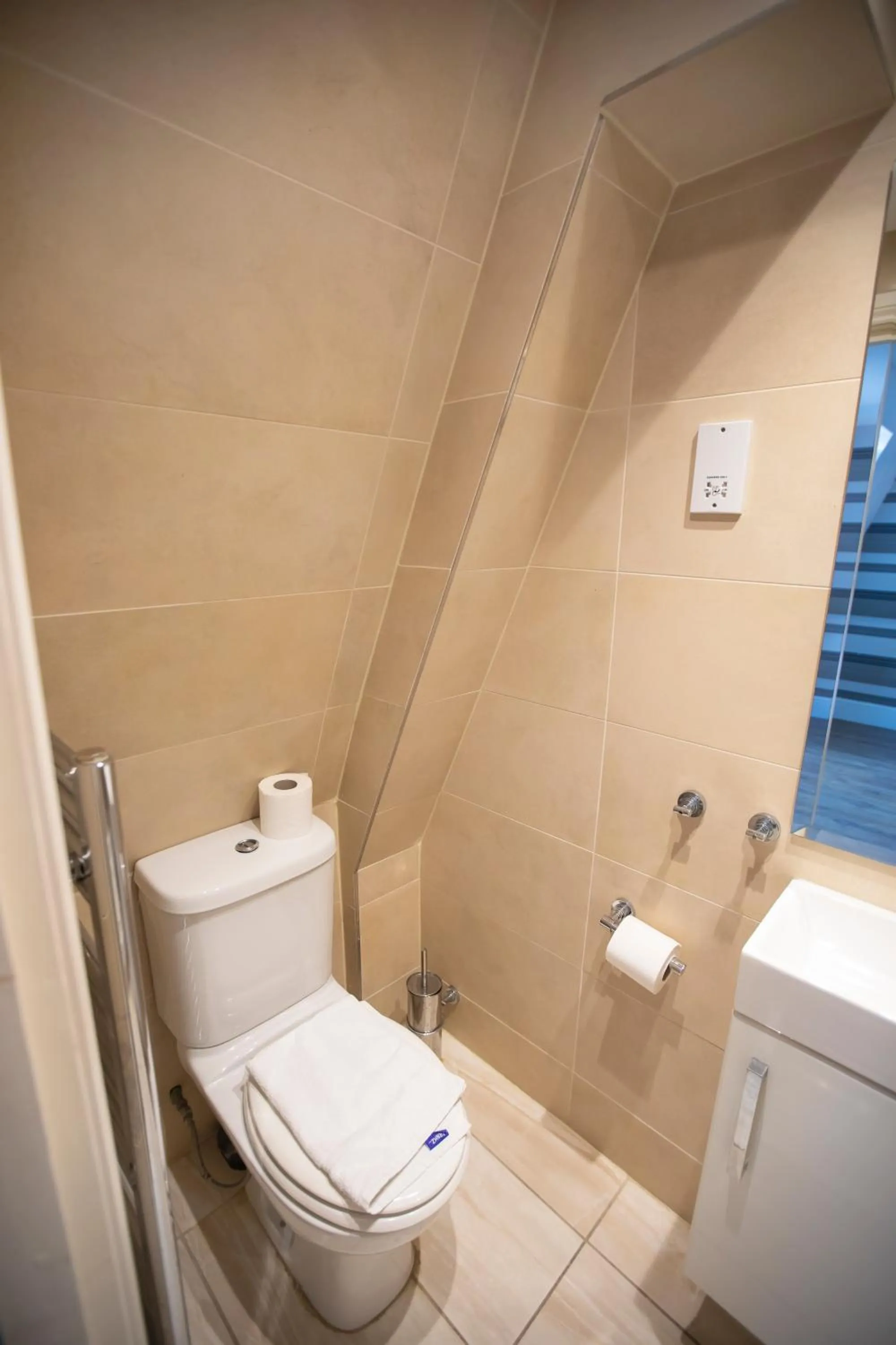 Bathroom in W6 Hotel