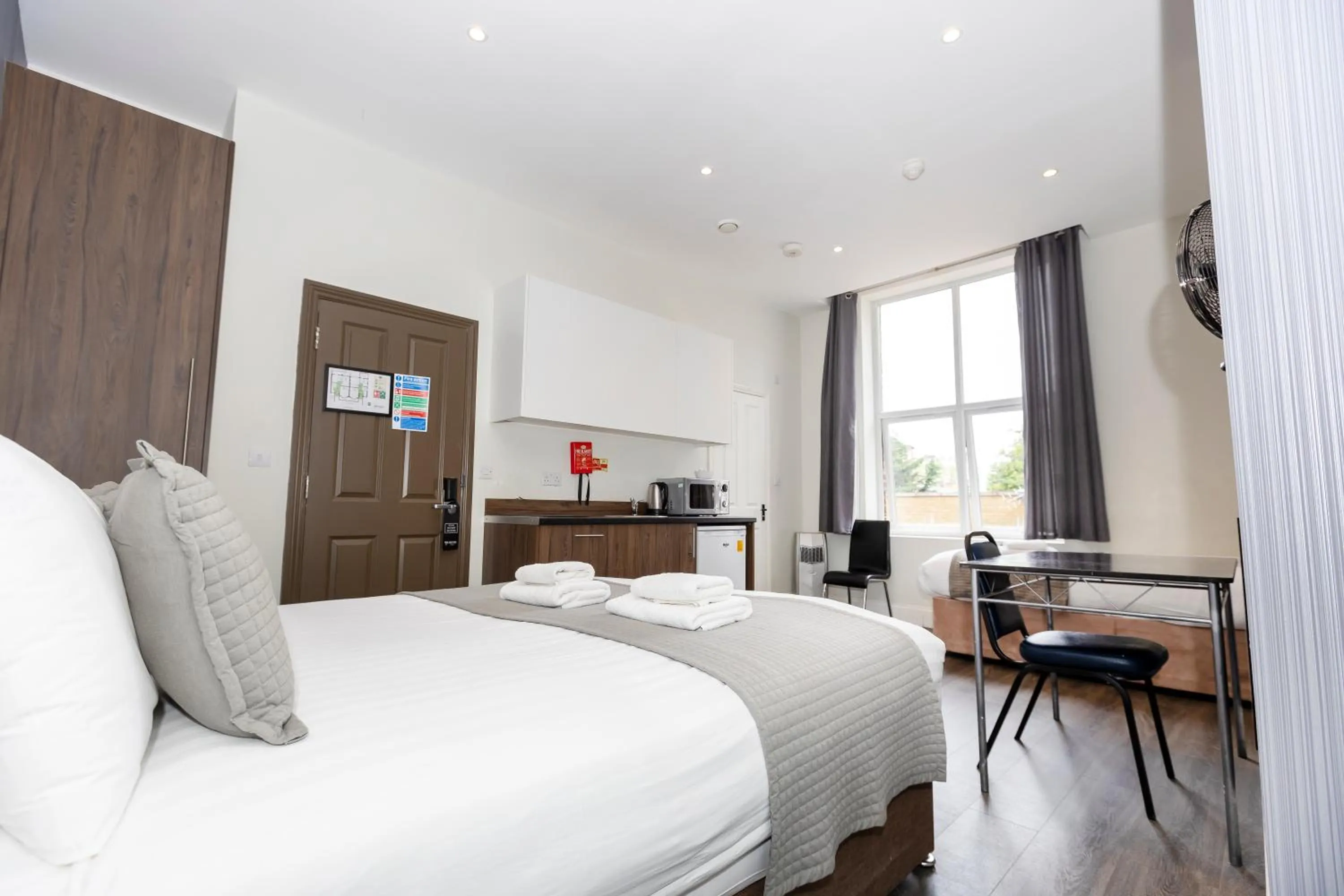 Photo of the whole room, Bed in W6 Hotel