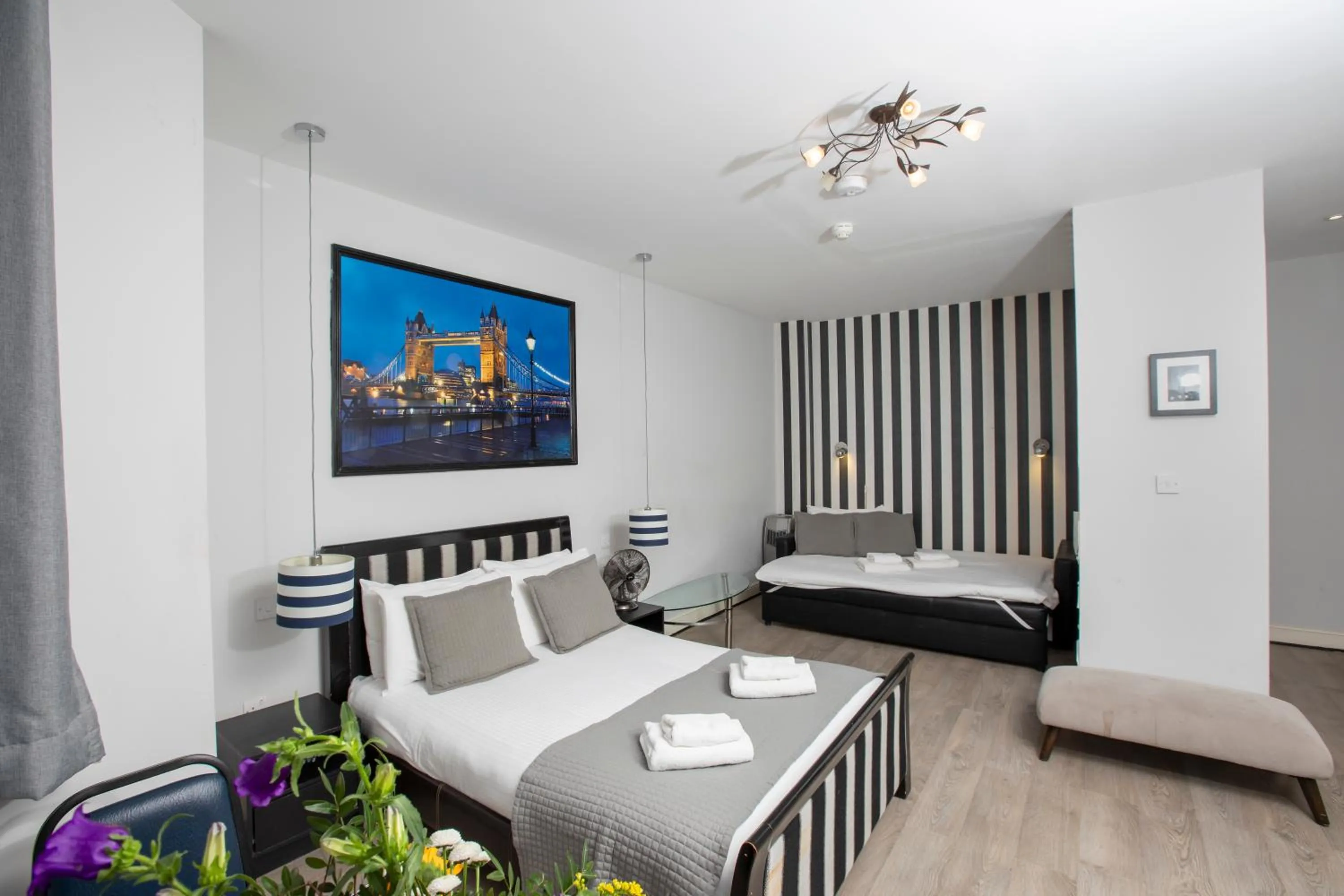 Photo of the whole room, Bed in W6 Hotel