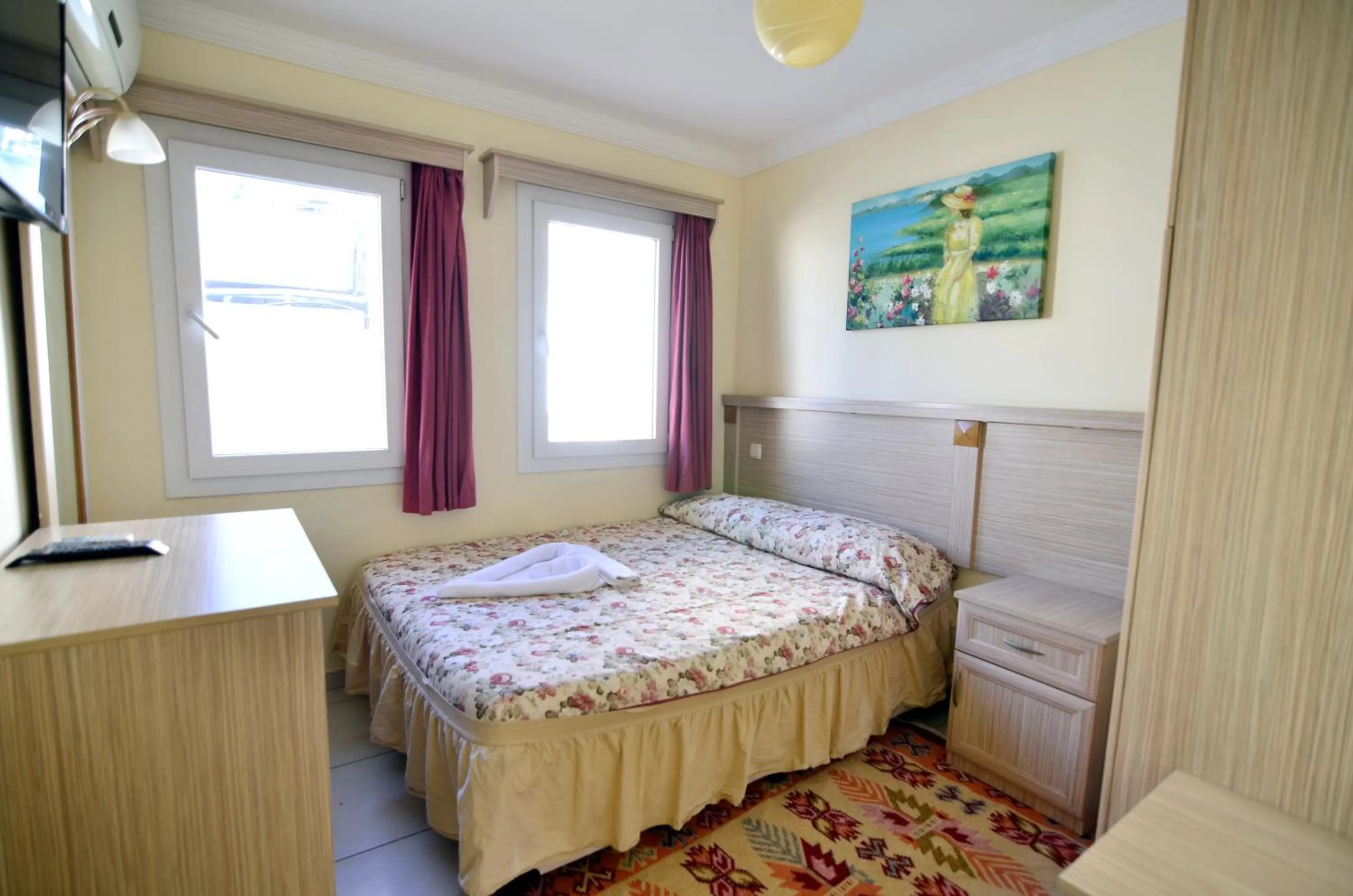 Bed in Sevin Hotel Pension