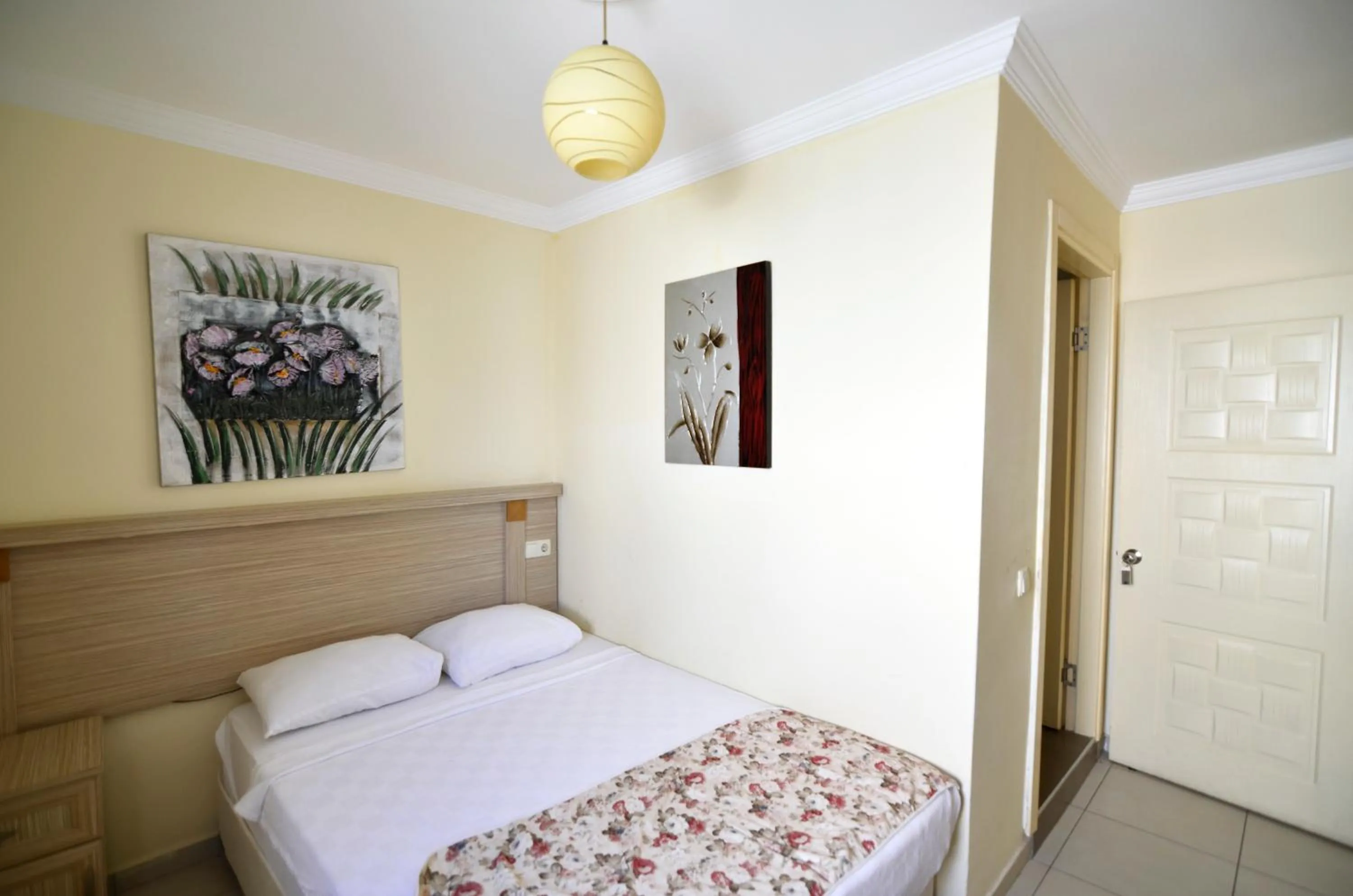 Bed in Sevin Hotel Pension