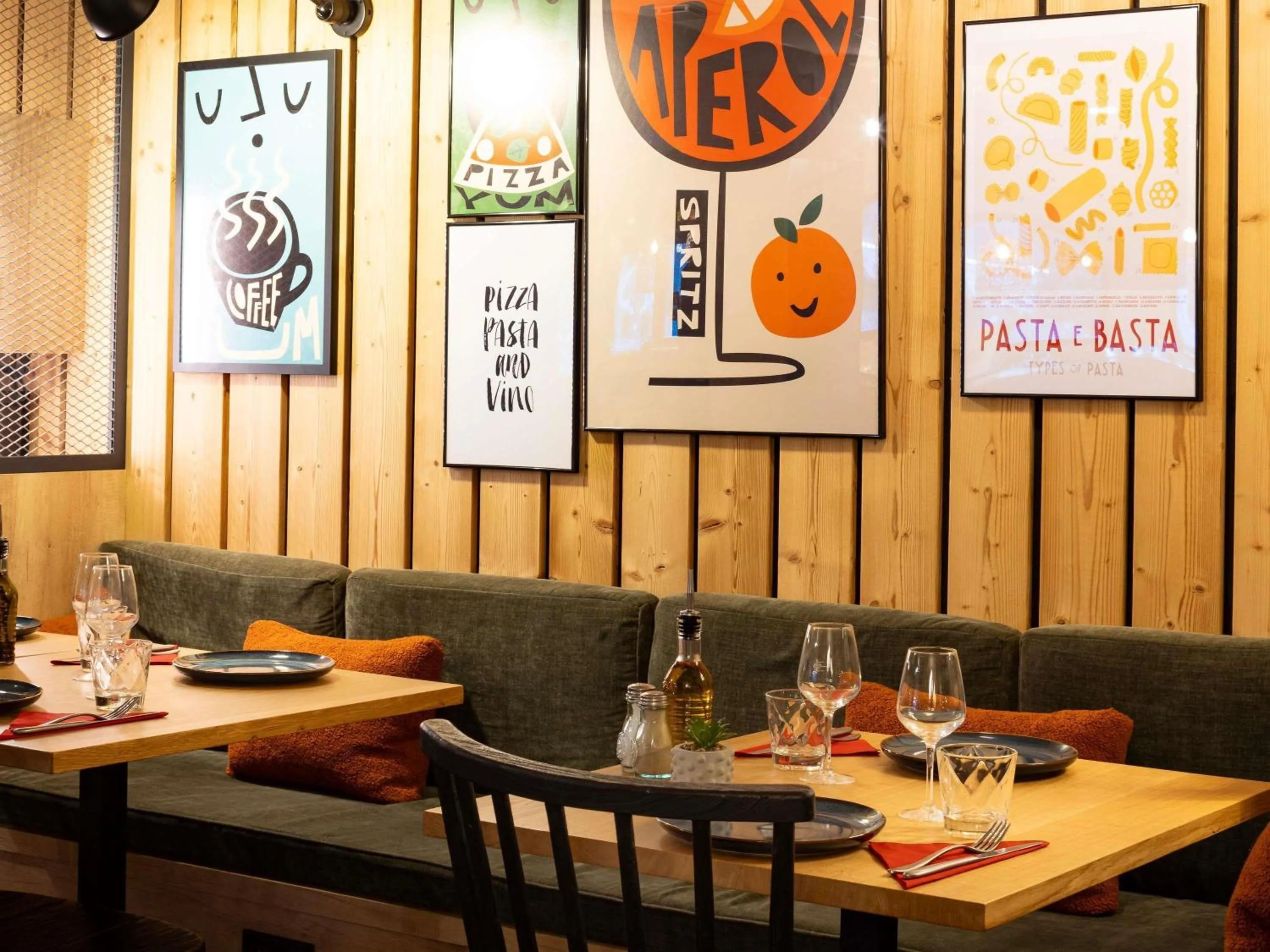 Restaurant/places to eat in ibis Styles Les Houches Chamonix