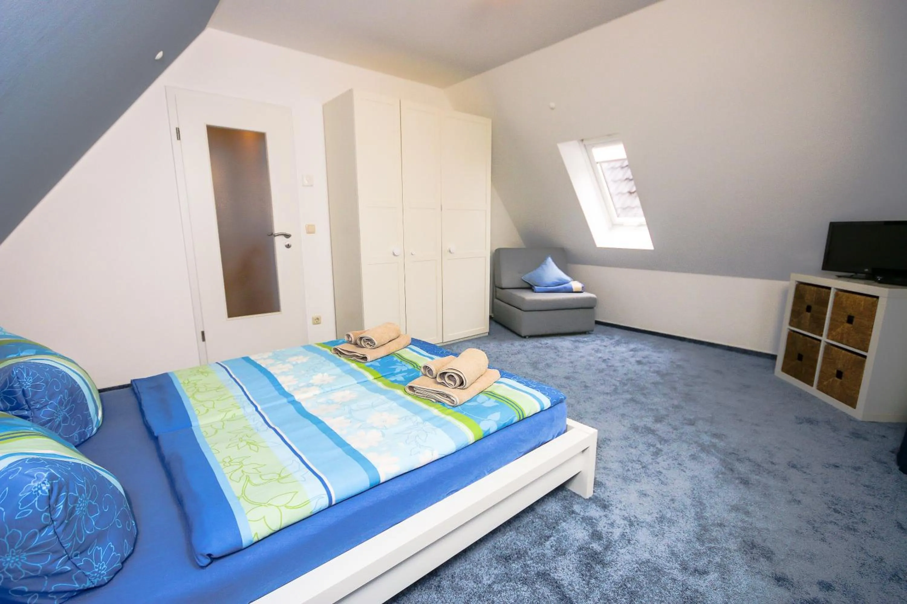 Bedroom, Bed in Apartment in der Alexandrinenstrasse