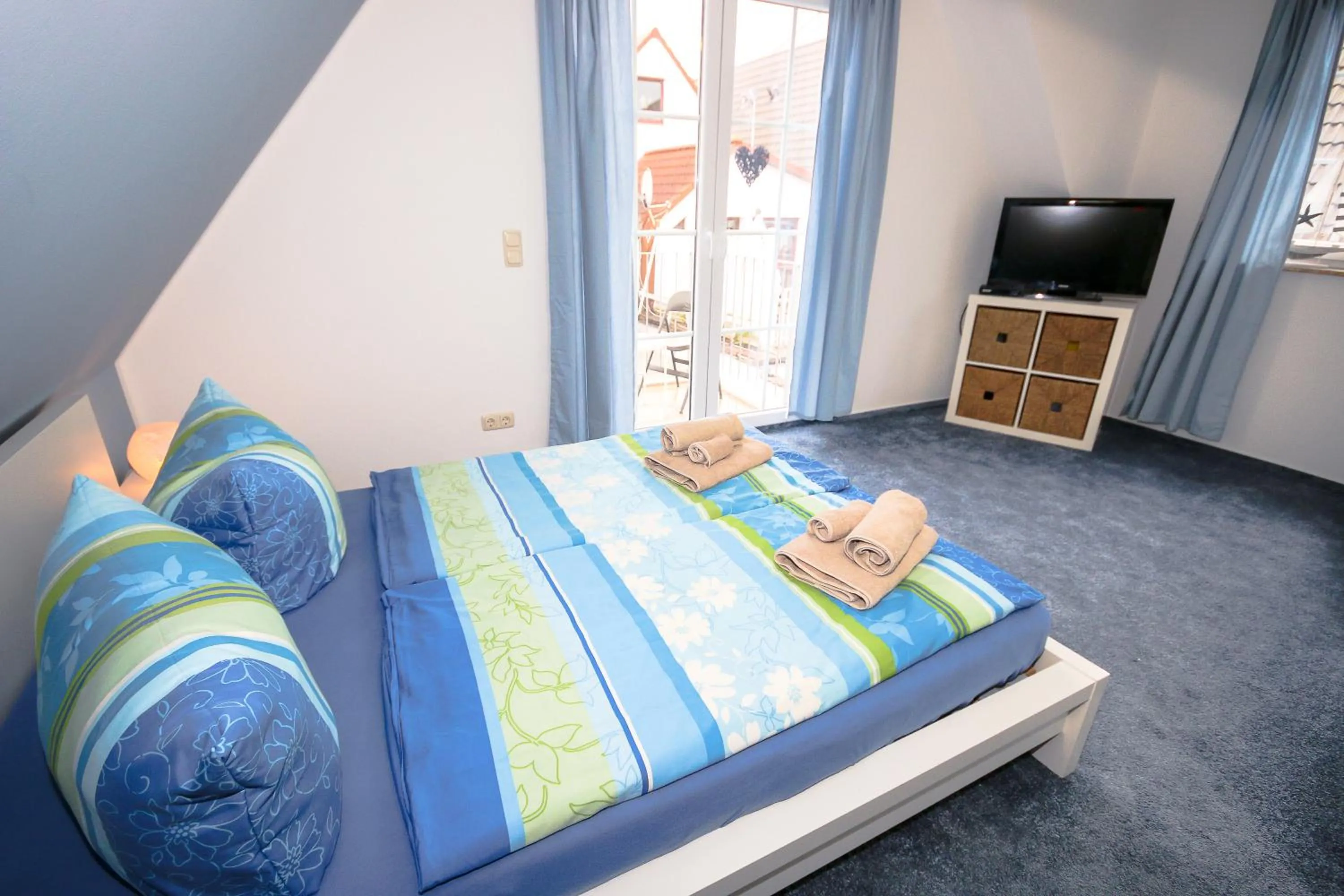 Bedroom, Bed in Apartment in der Alexandrinenstrasse