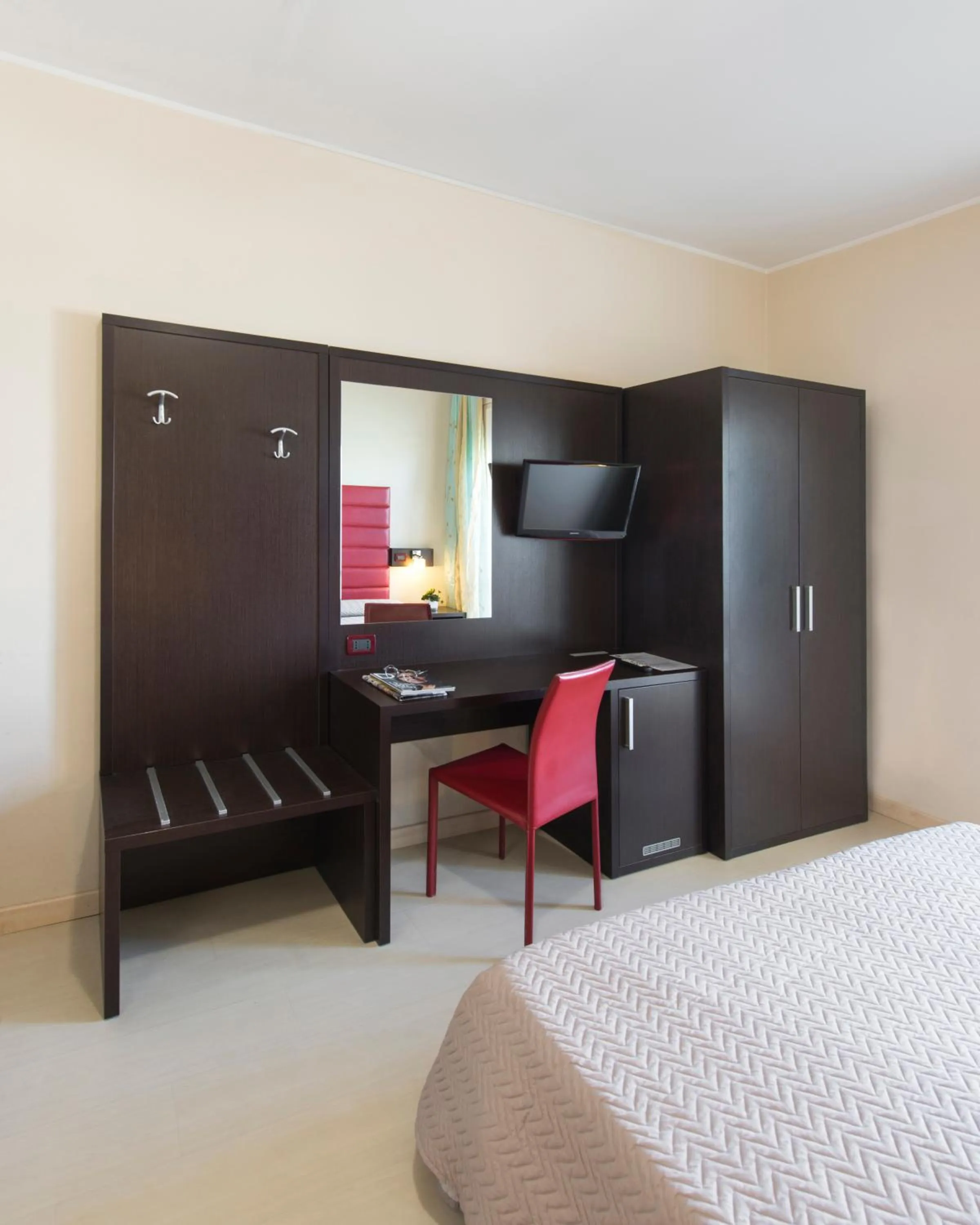 Shower, Bed in Grand Hotel Adriatico