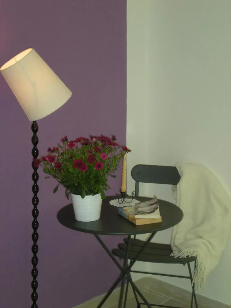 Decorative detail in Chicchi Di Melograno