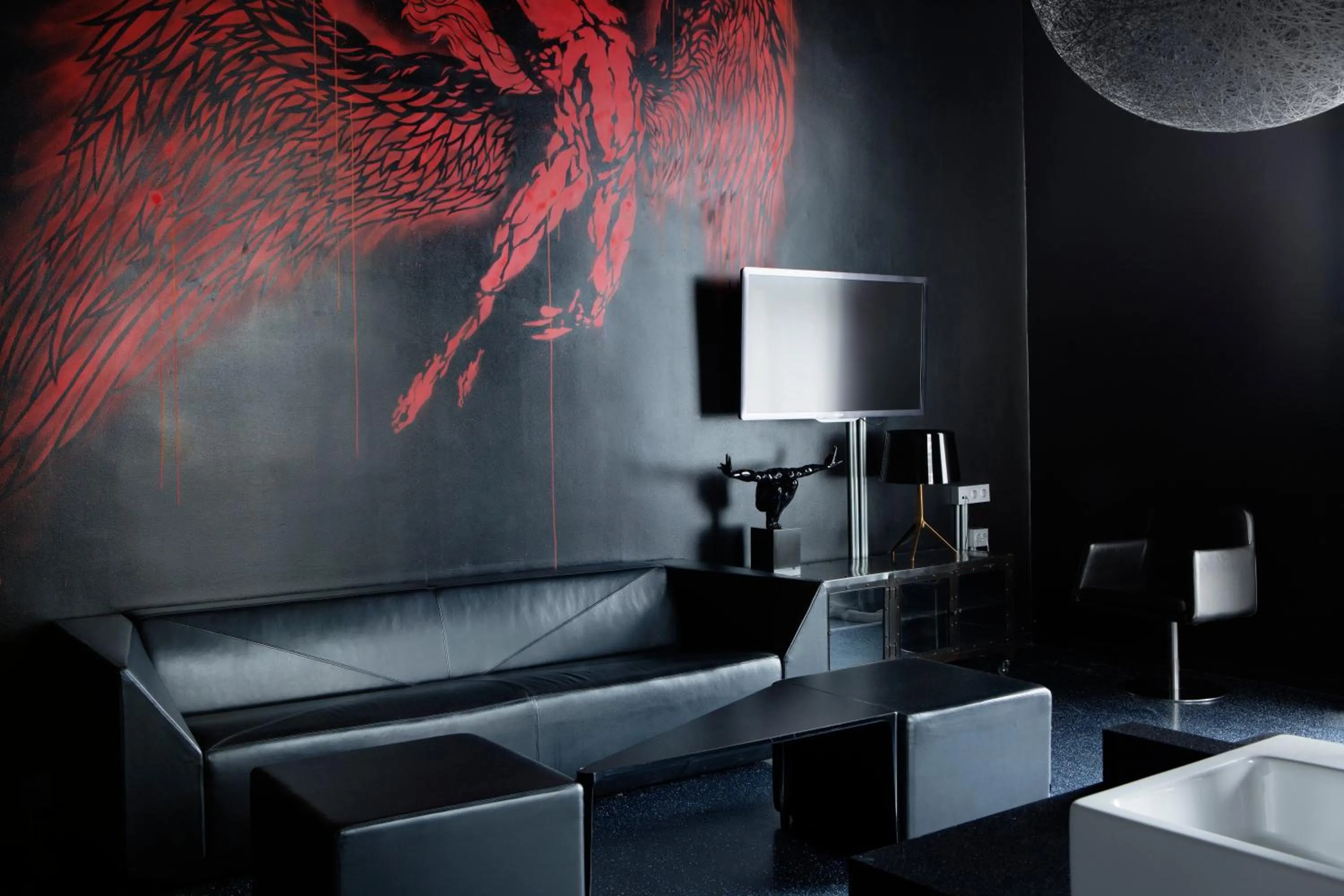 TV and multimedia in Comfort Hotel Grand Central