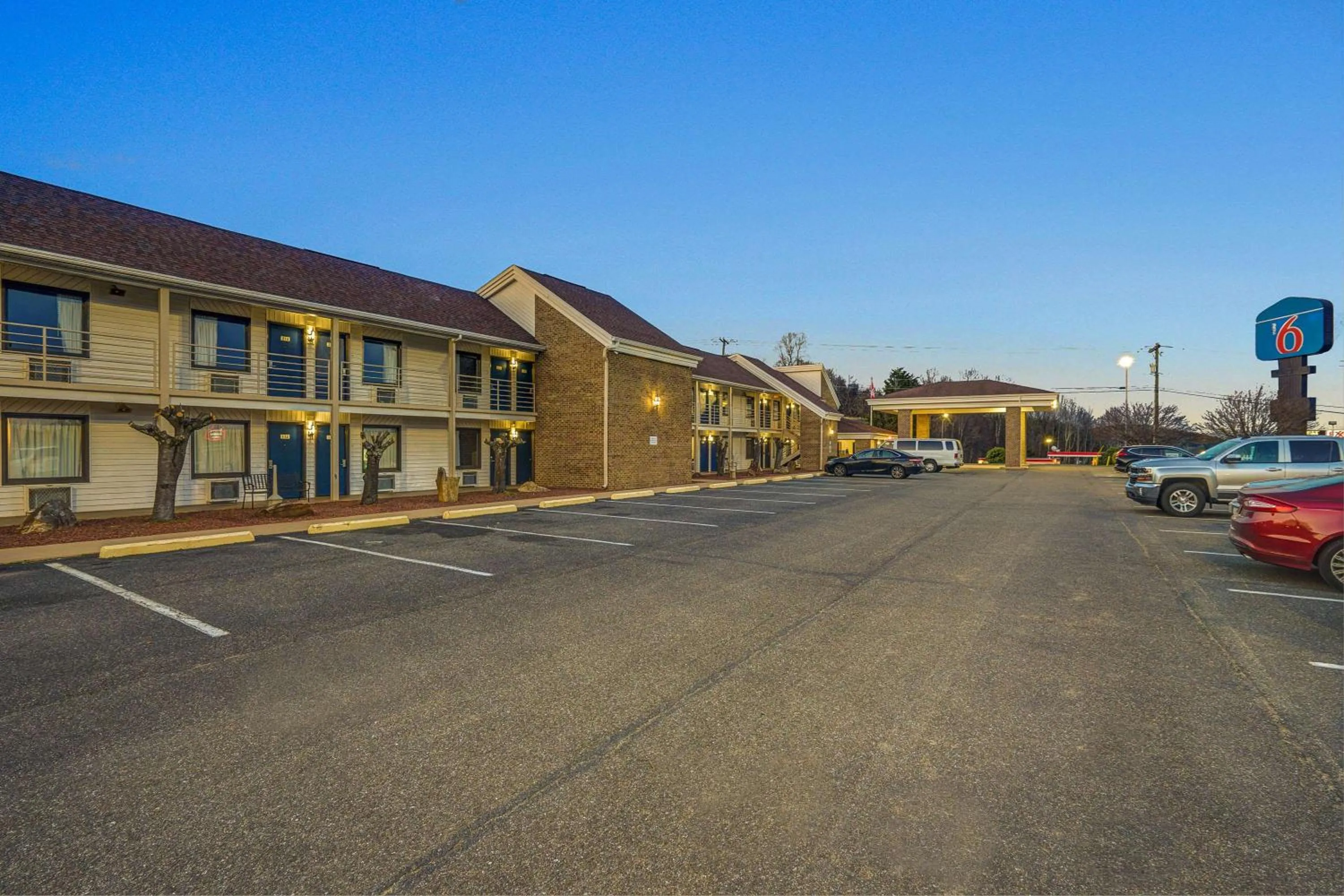 Property Building in Motel 6-Hillsville, VA
