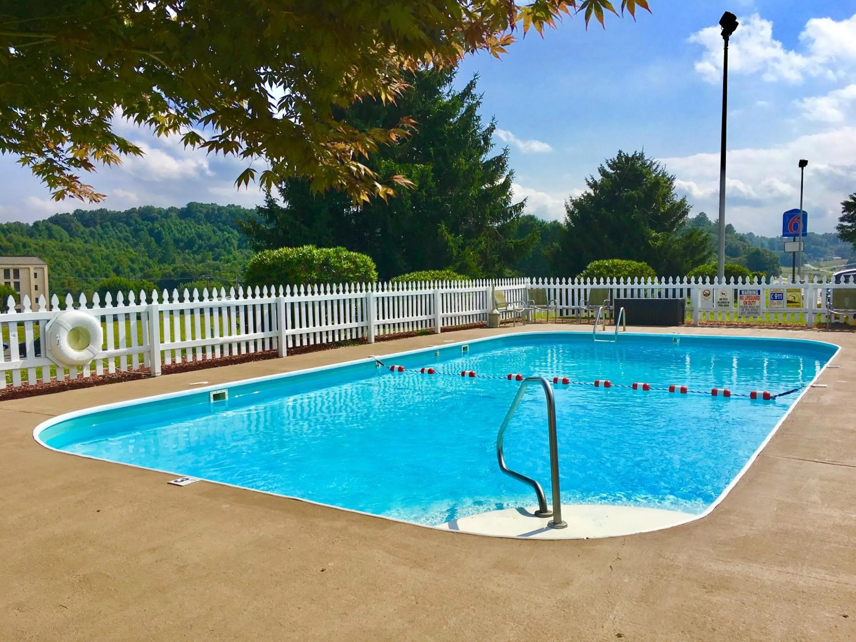 Swimming Pool in Motel 6-Hillsville, VA