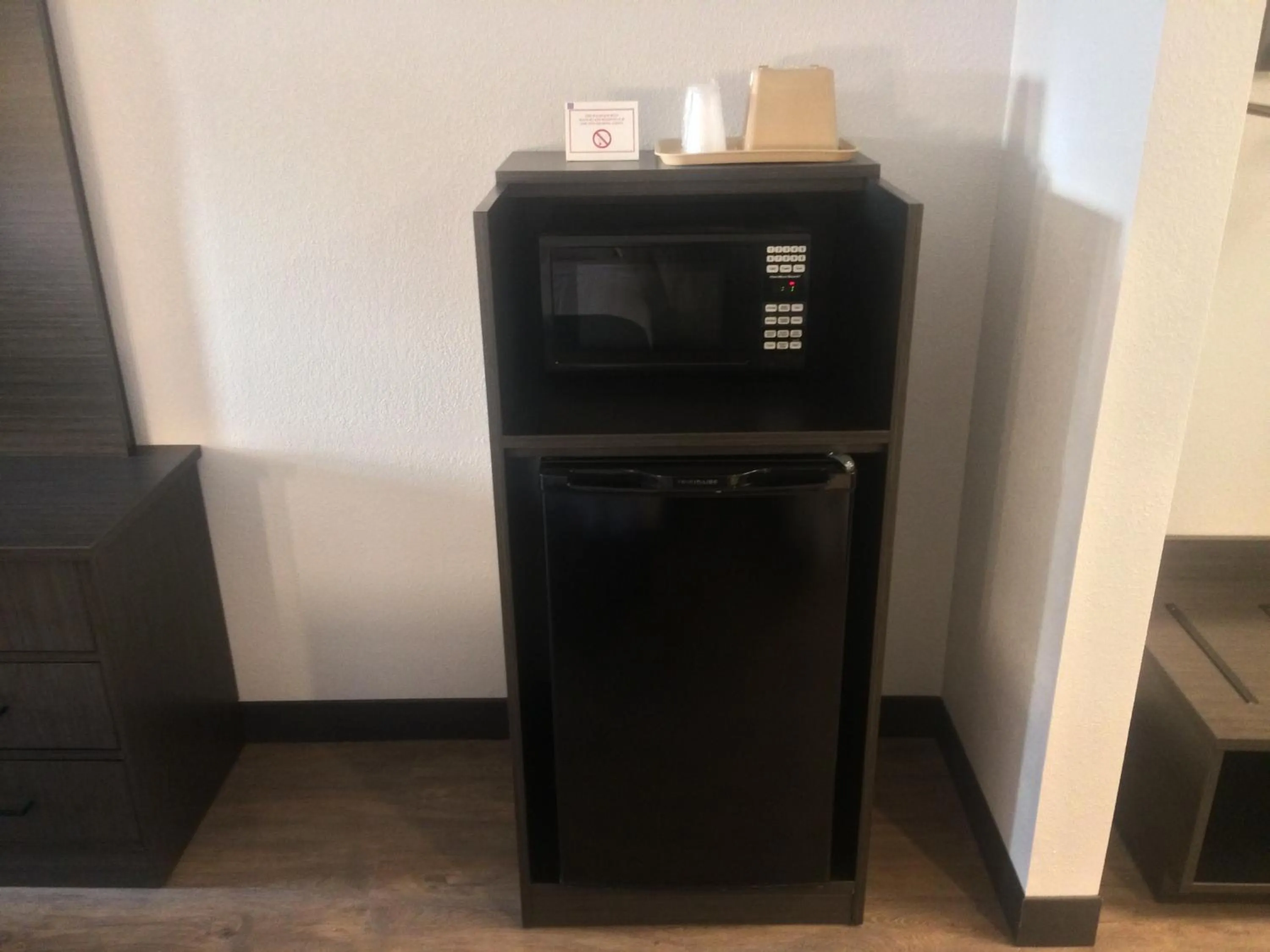 TV/Entertainment Center in Motel 6-Hillsville, VA