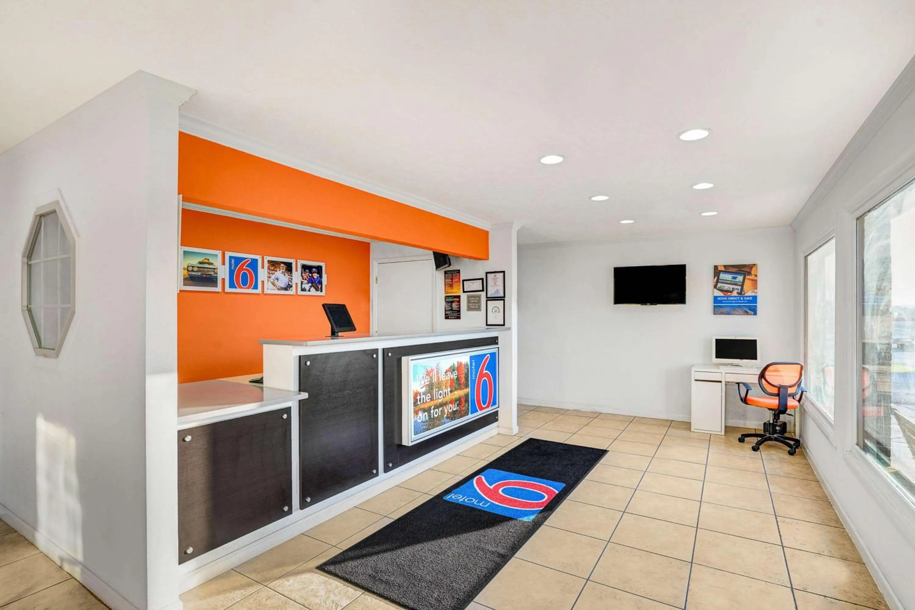 Lobby or reception in Motel 6-Hillsville, VA