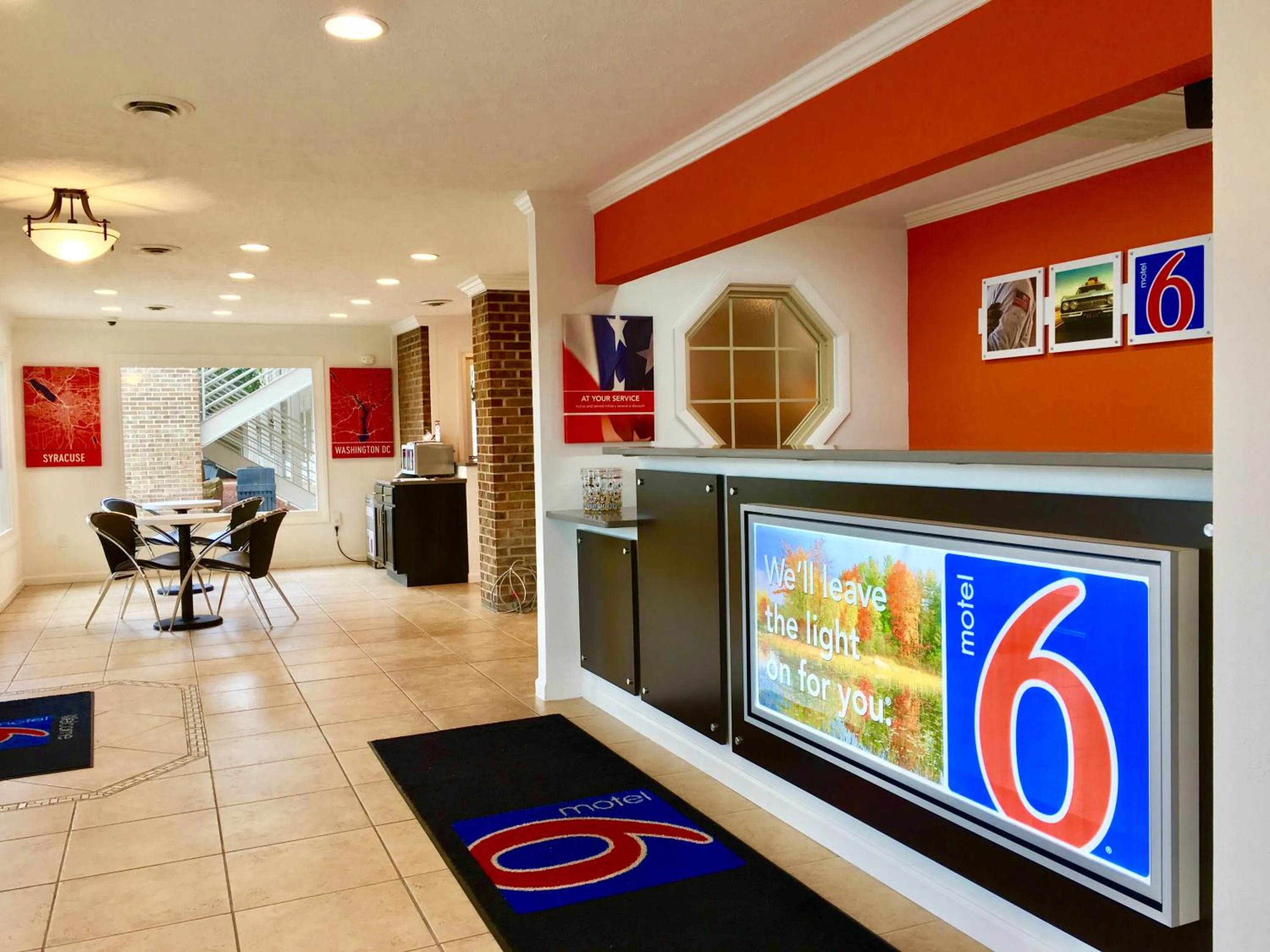 Lobby/Reception in Motel 6-Hillsville, VA