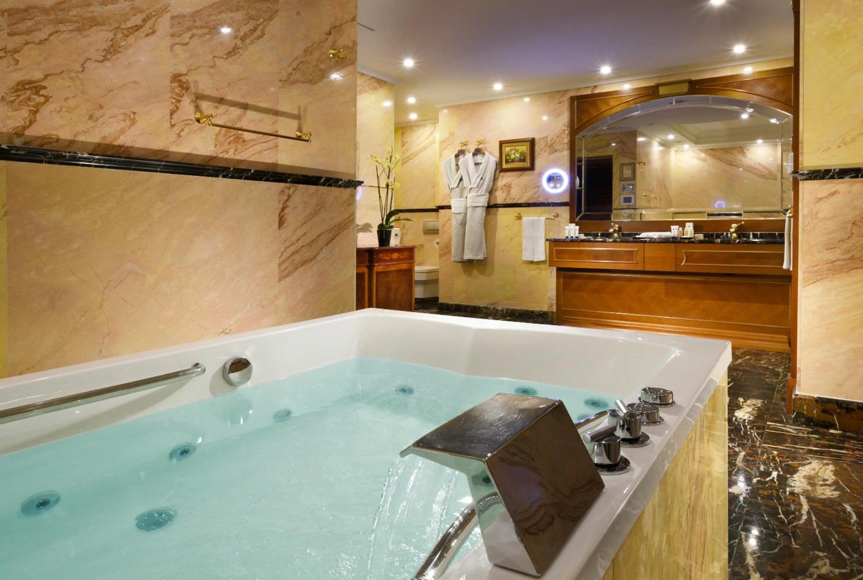 Bath in Swiss Diamond Hotel Prishtina