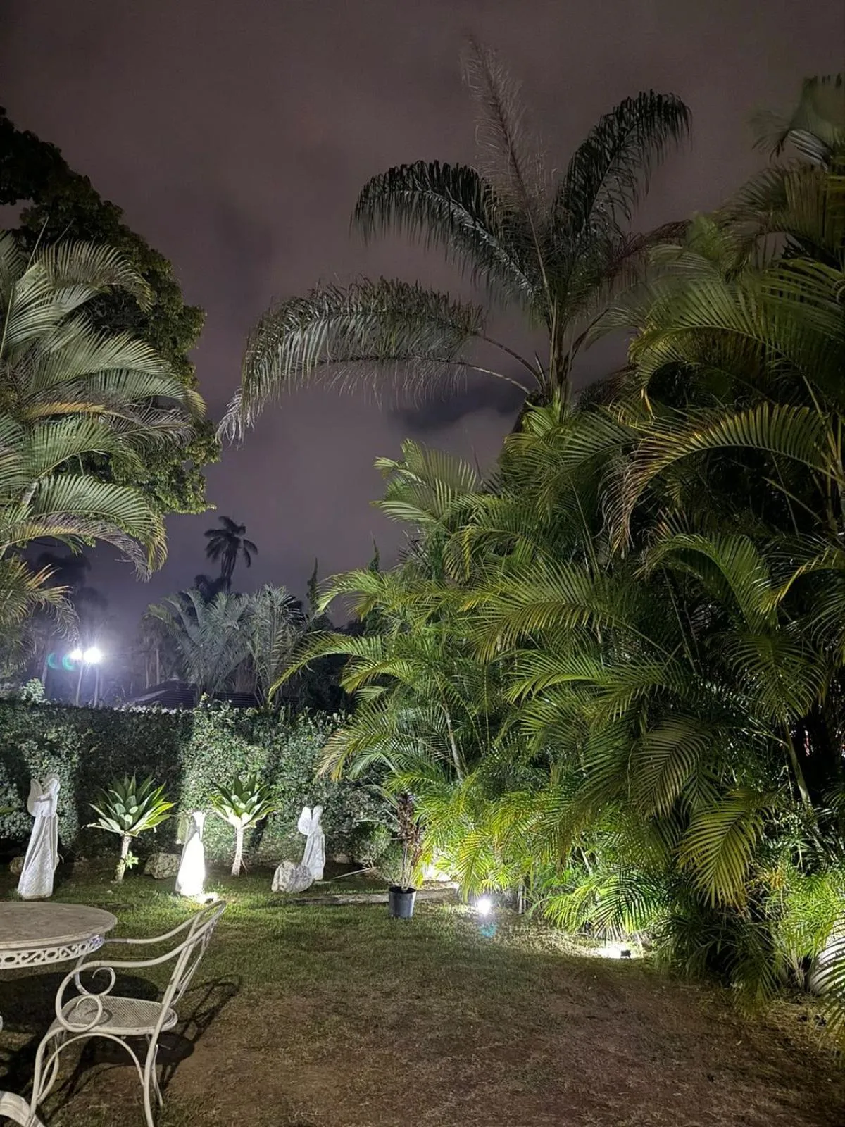 Night in Pousada Crystal Palace