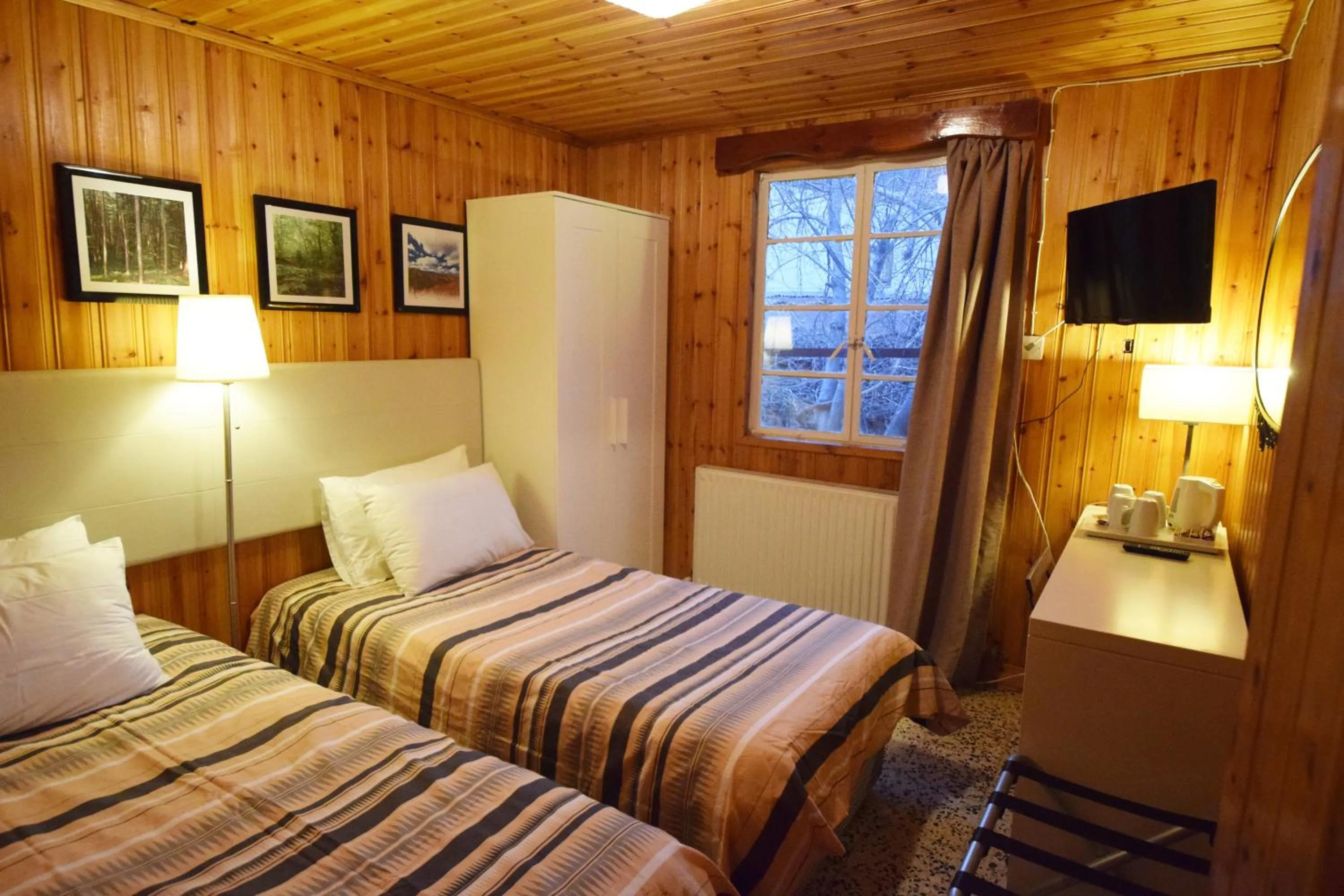 Balcony/Terrace, Bed in Christys Palace Hotel